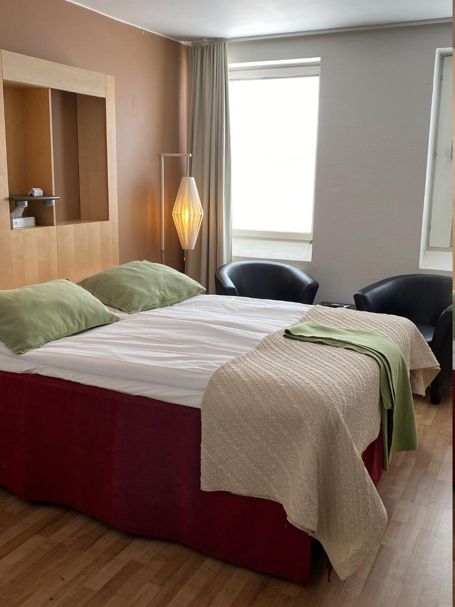 Standard Double Room with Shared Bathroom