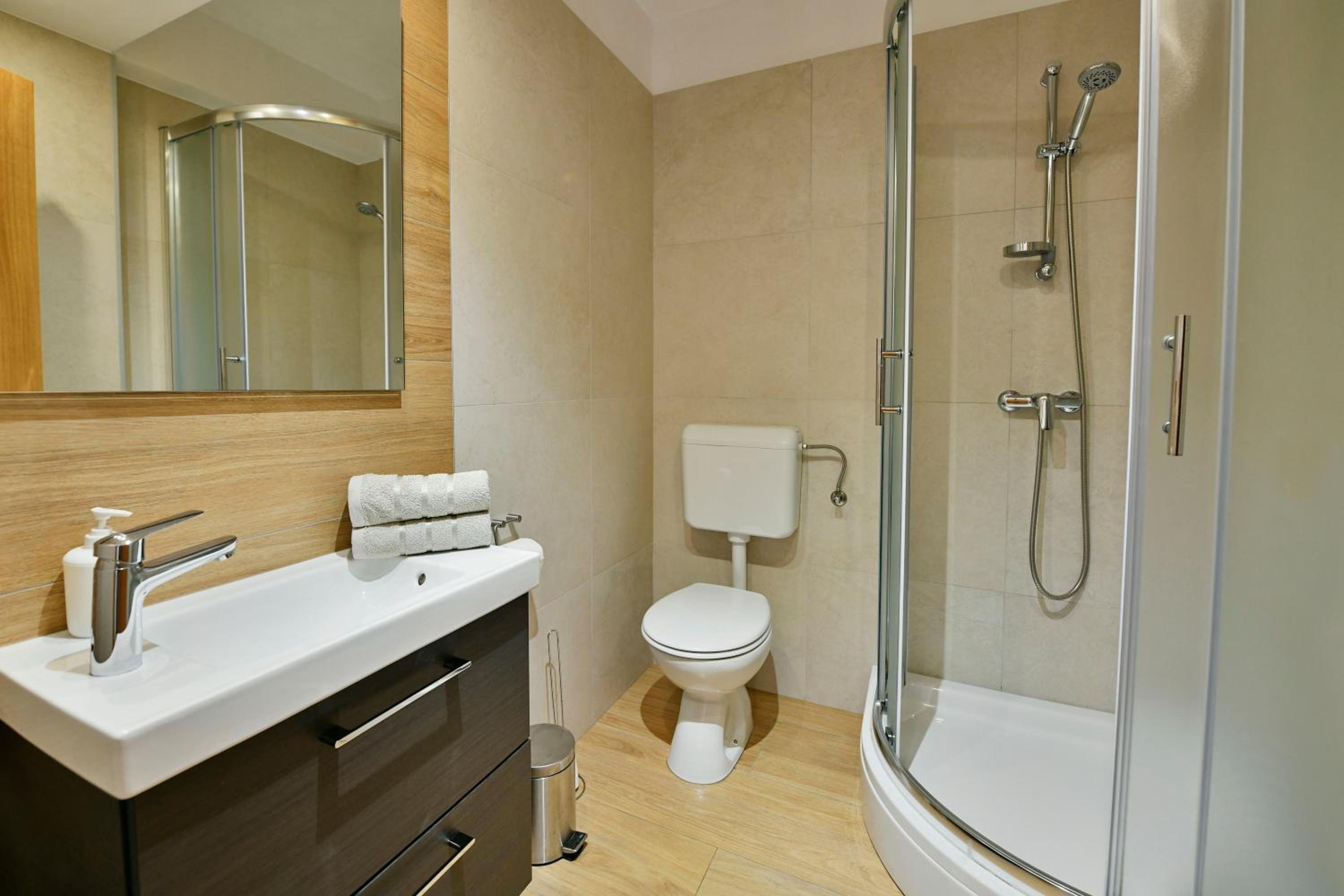 Apartment with Balcony photo 3