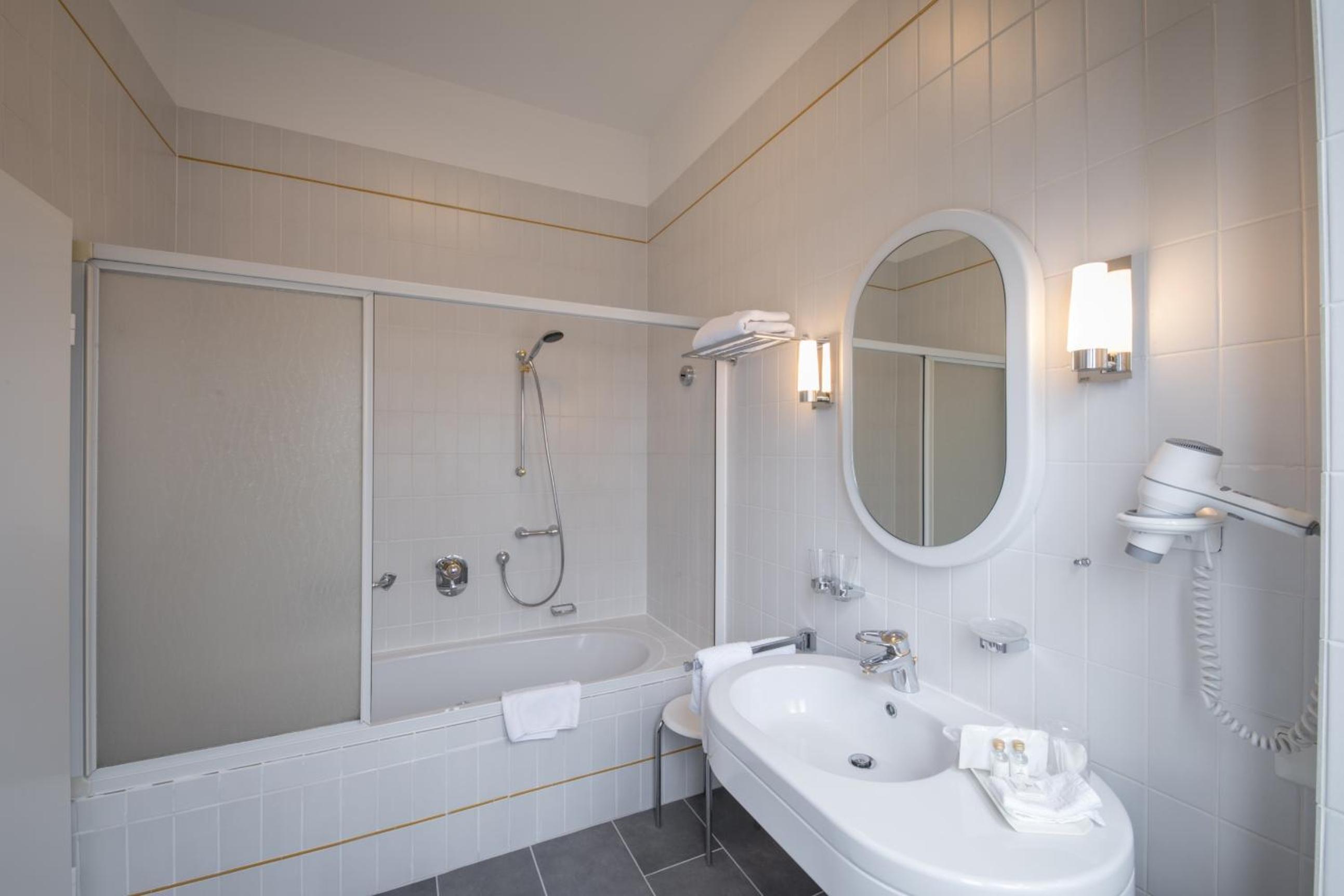 Superior Double or Twin Room - Photo 3