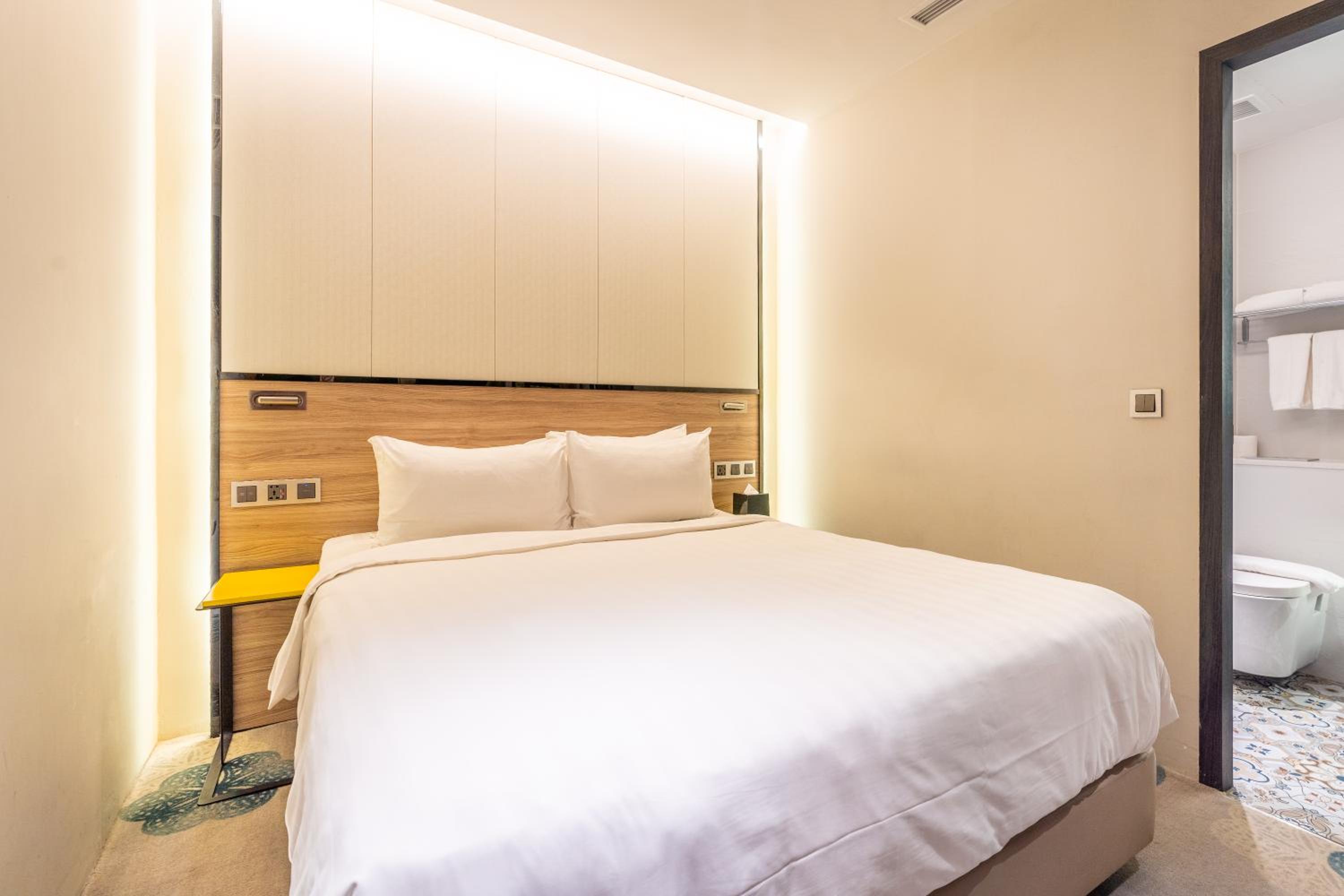Superior Double Room - without windows ll photo 3
