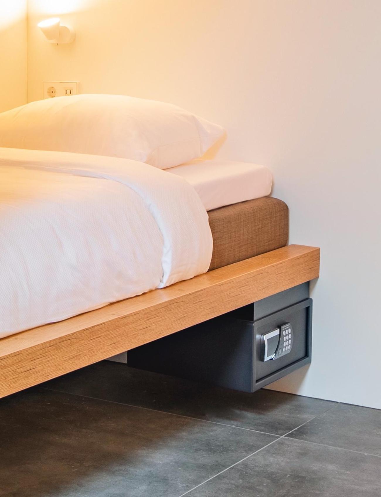 Compact room