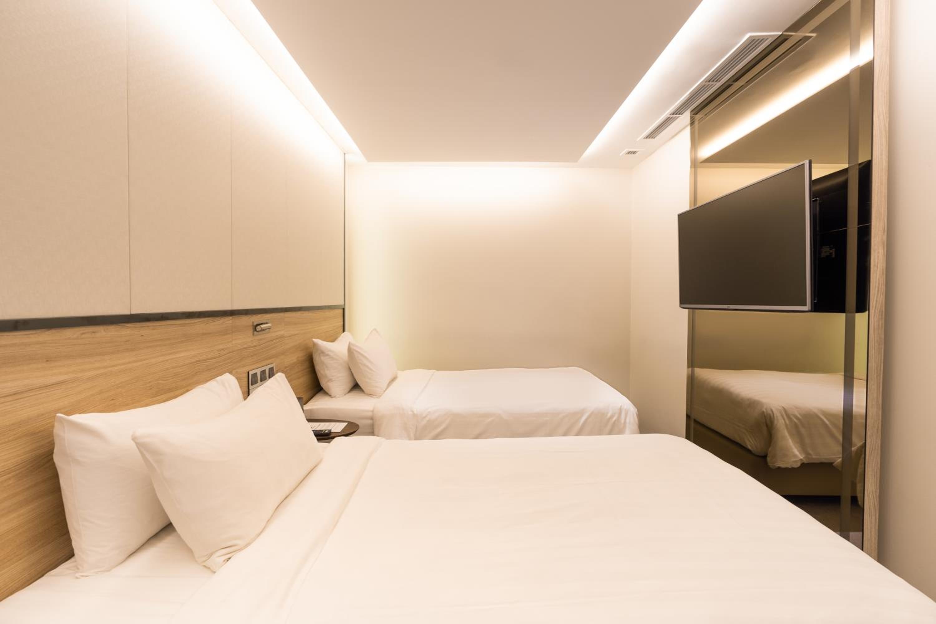 Superior Twin room - without windows photo 1