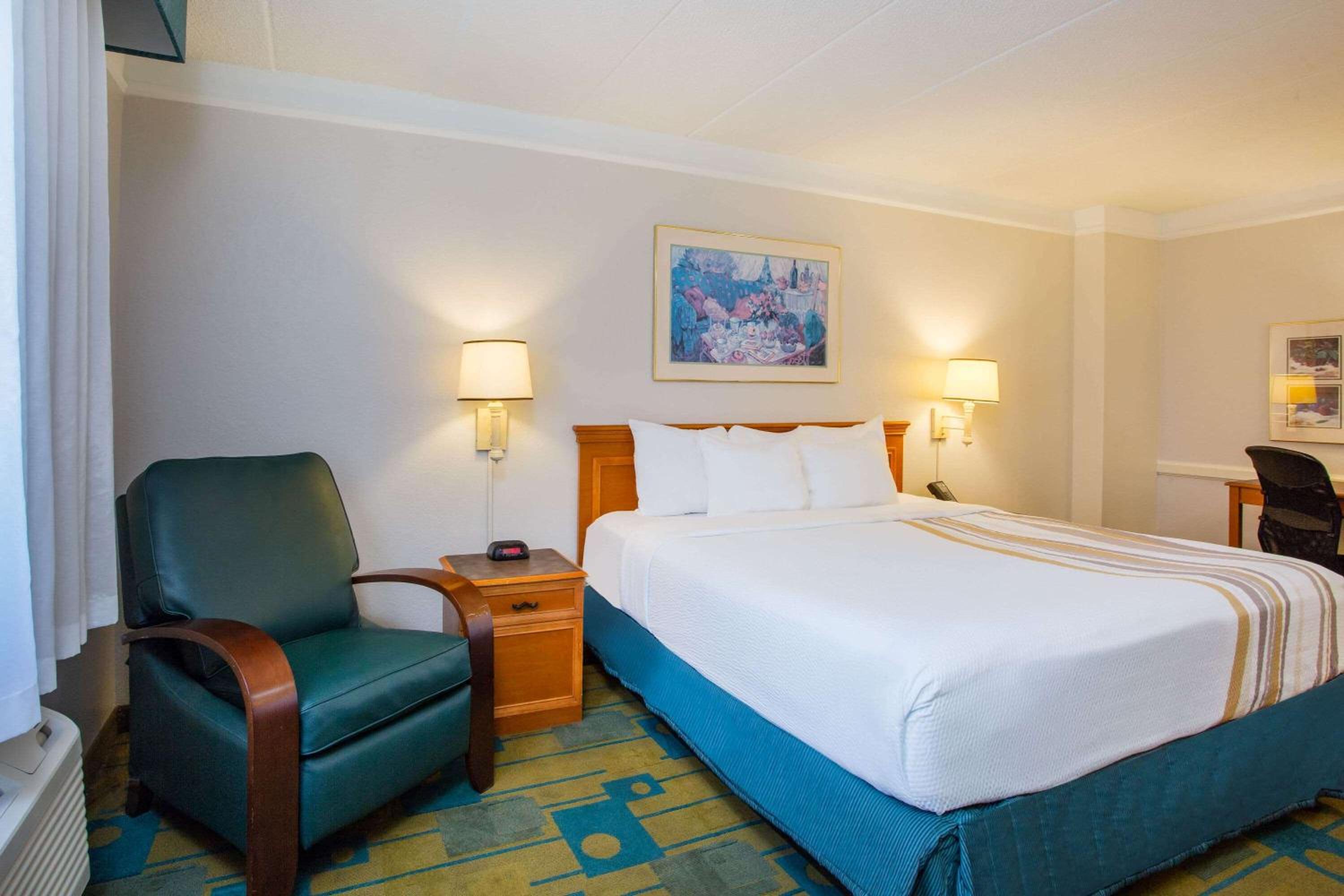 Deluxe King Room - Photo 1