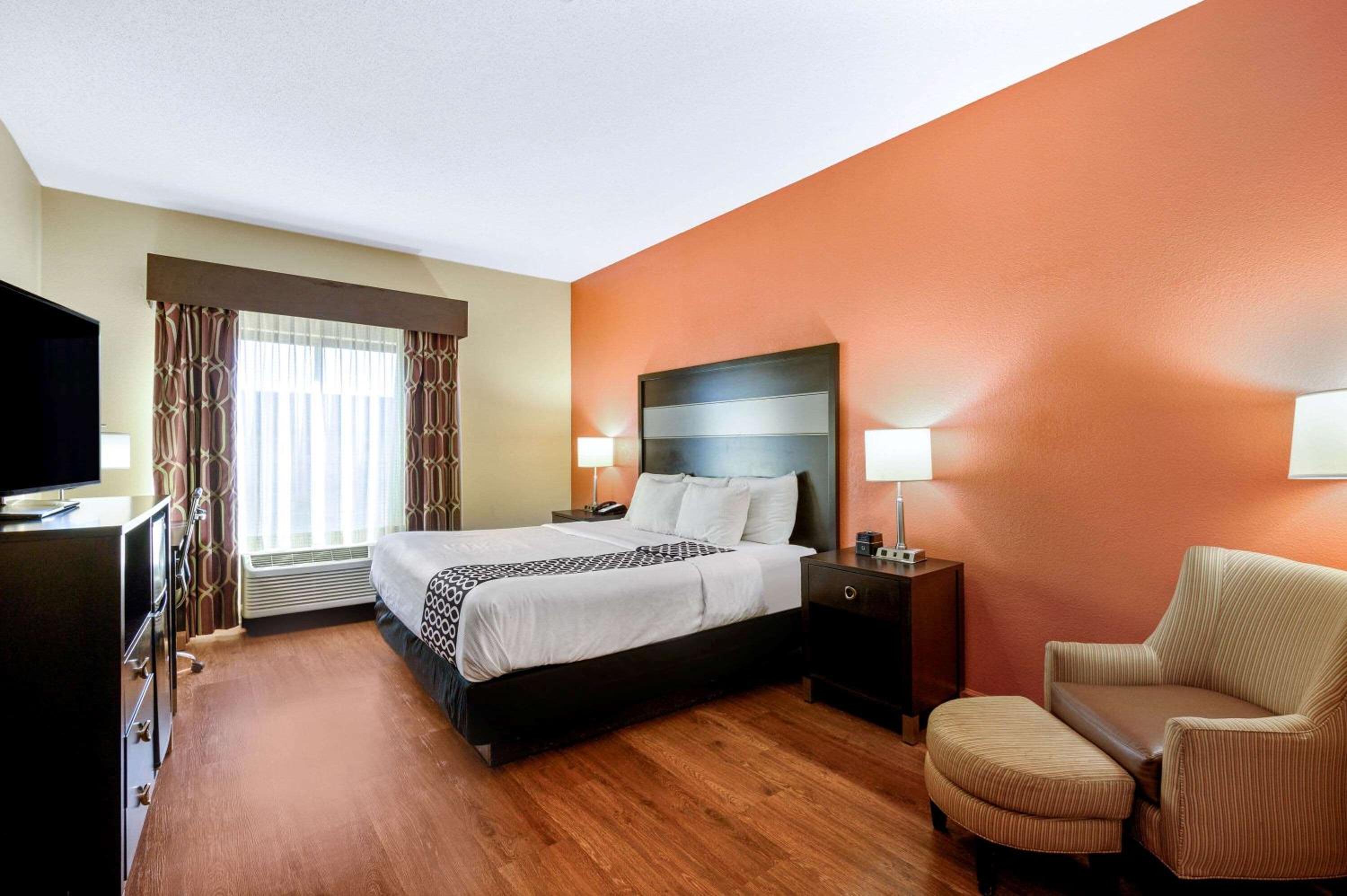 King Room - Mobility Access/Non-Smoking - Photo 1