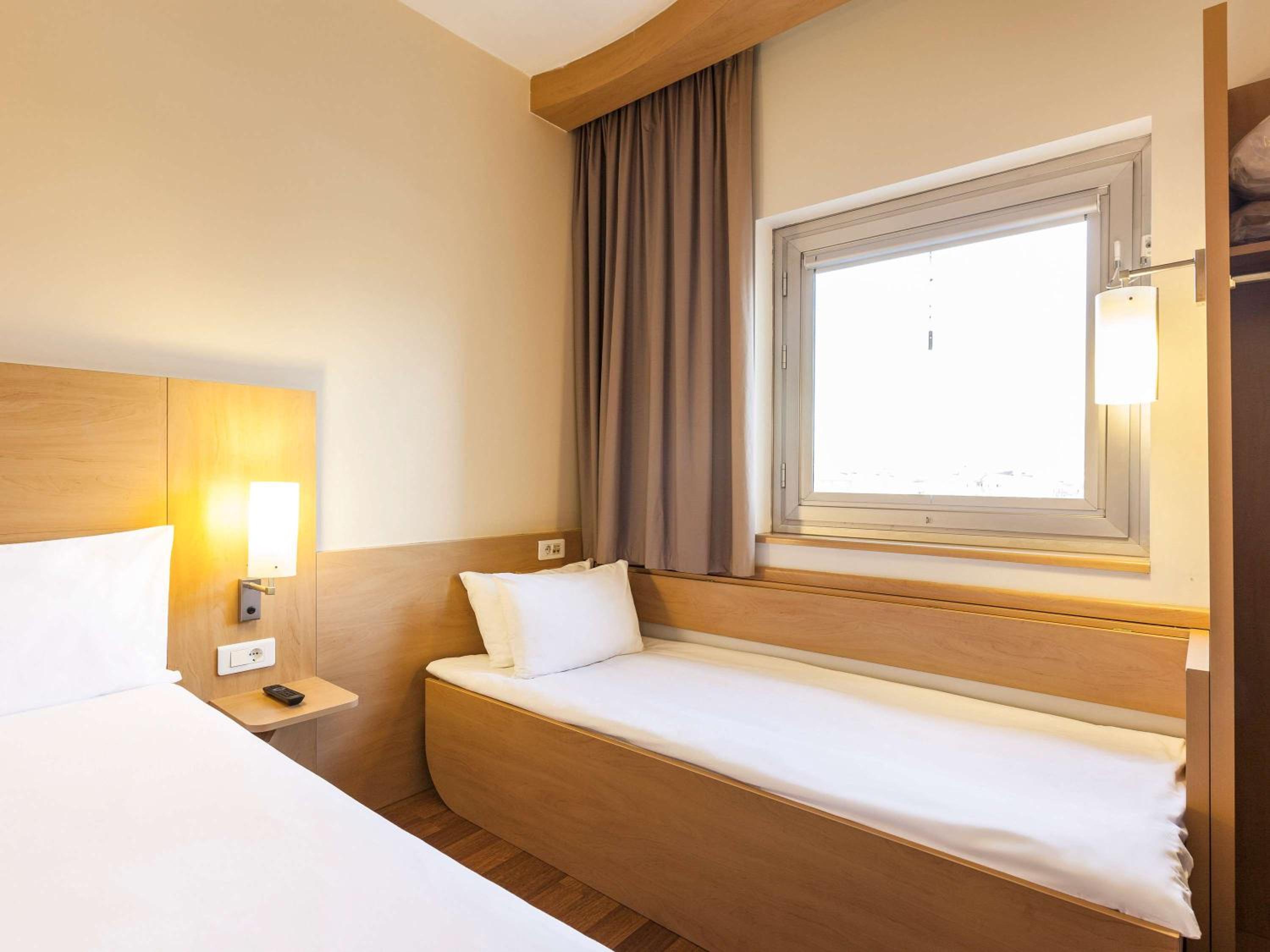 Double Room with Extra Bed - Photo 1