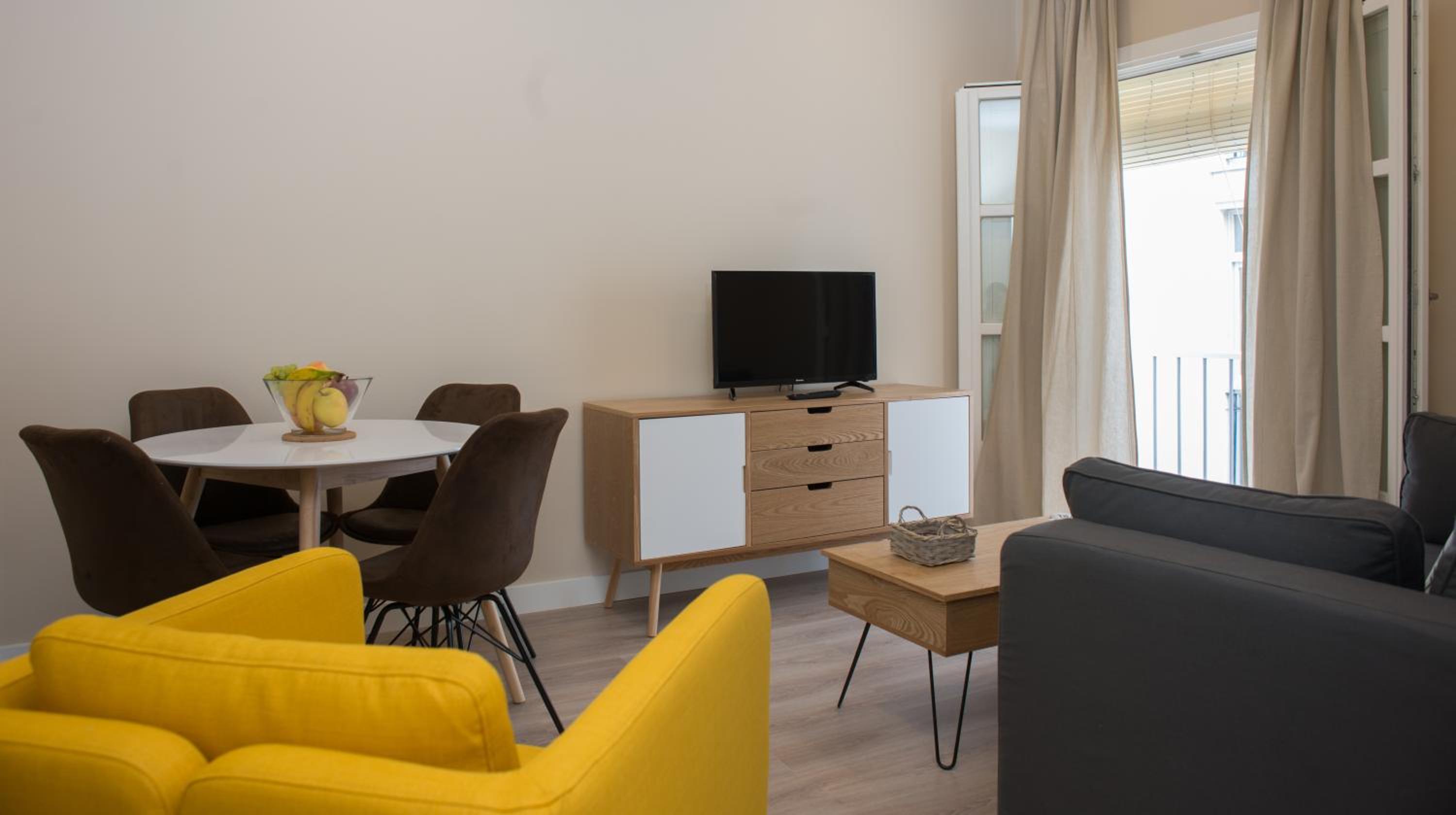 Deluxe Apartment with Balcony photo 2