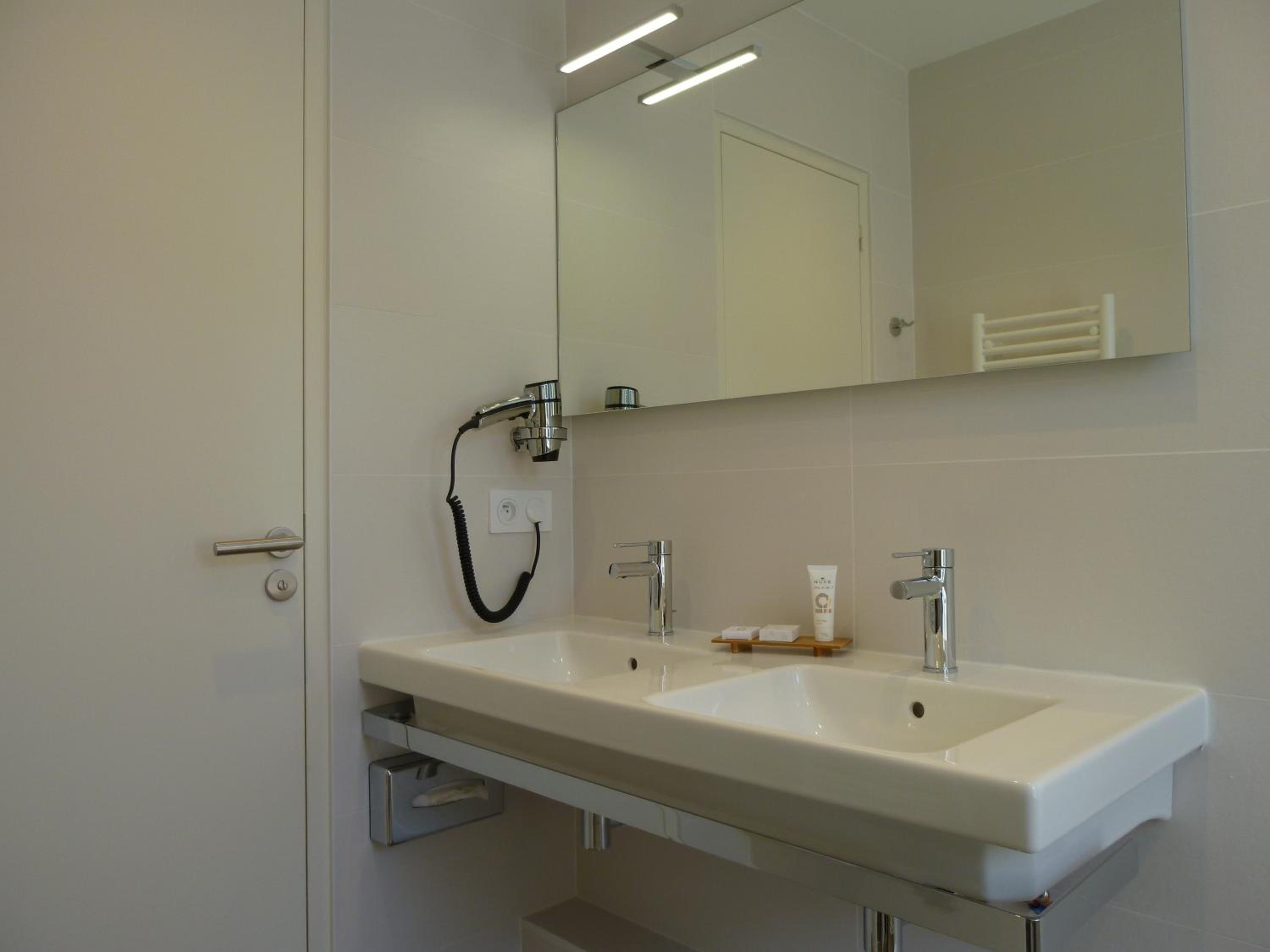 Exclusive Premium Double Room - Photo 3