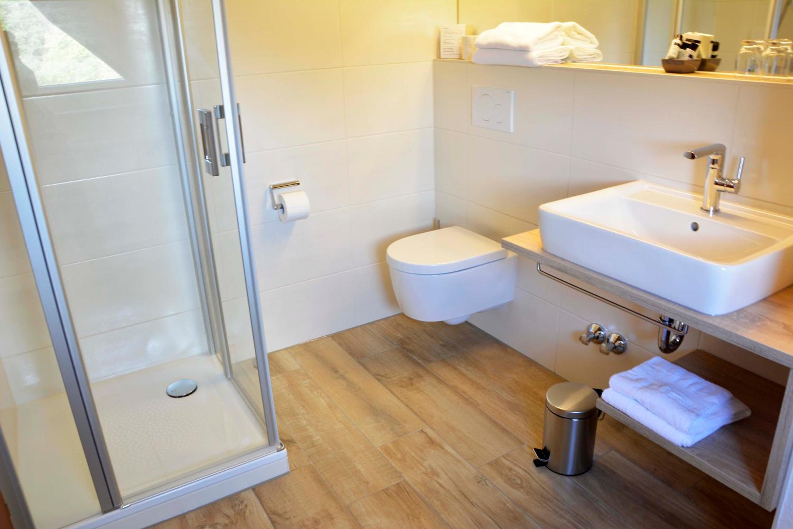 Standard Double or Twin Room - Photo 11