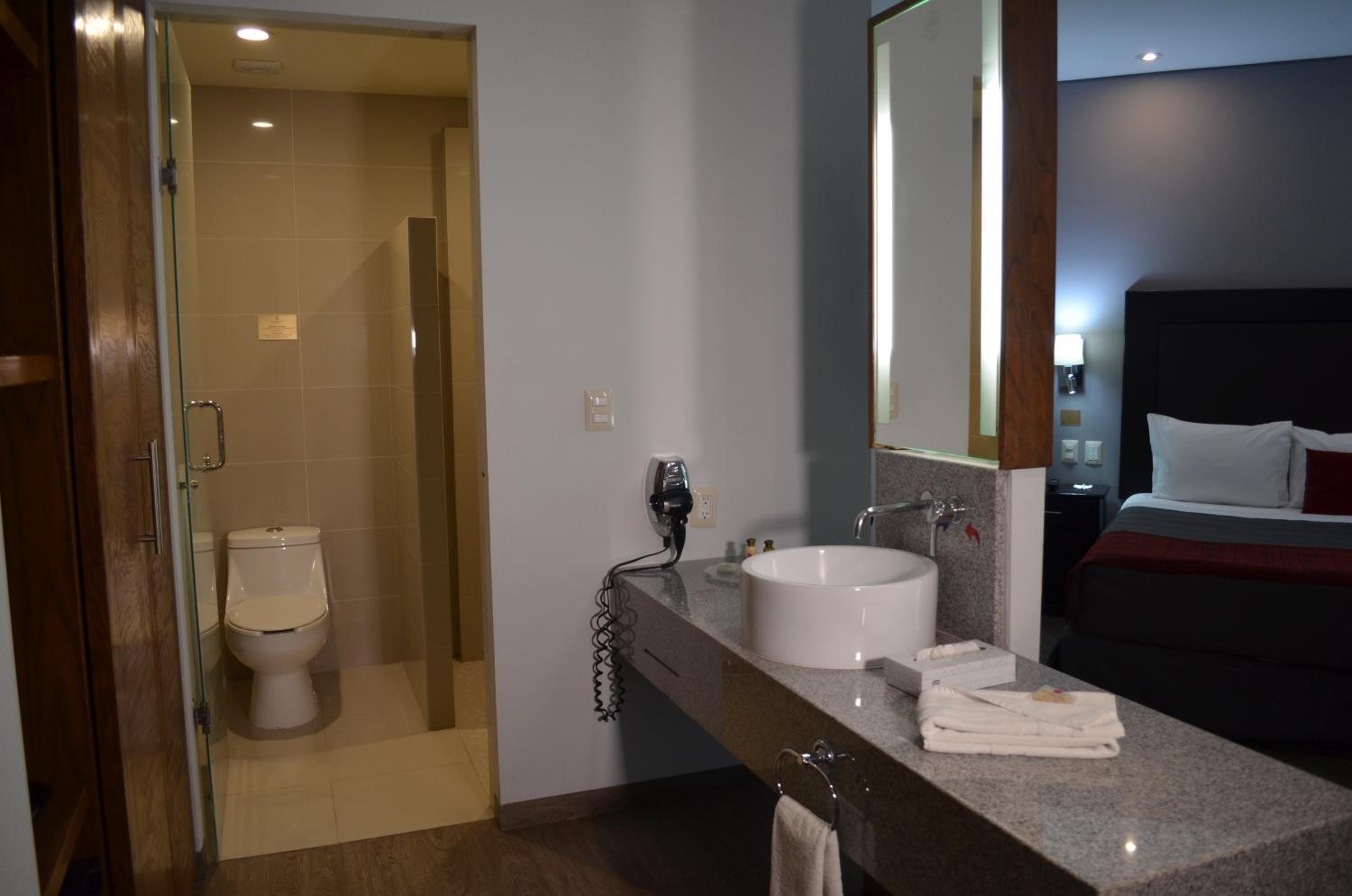 Executive King Room - Photo 3