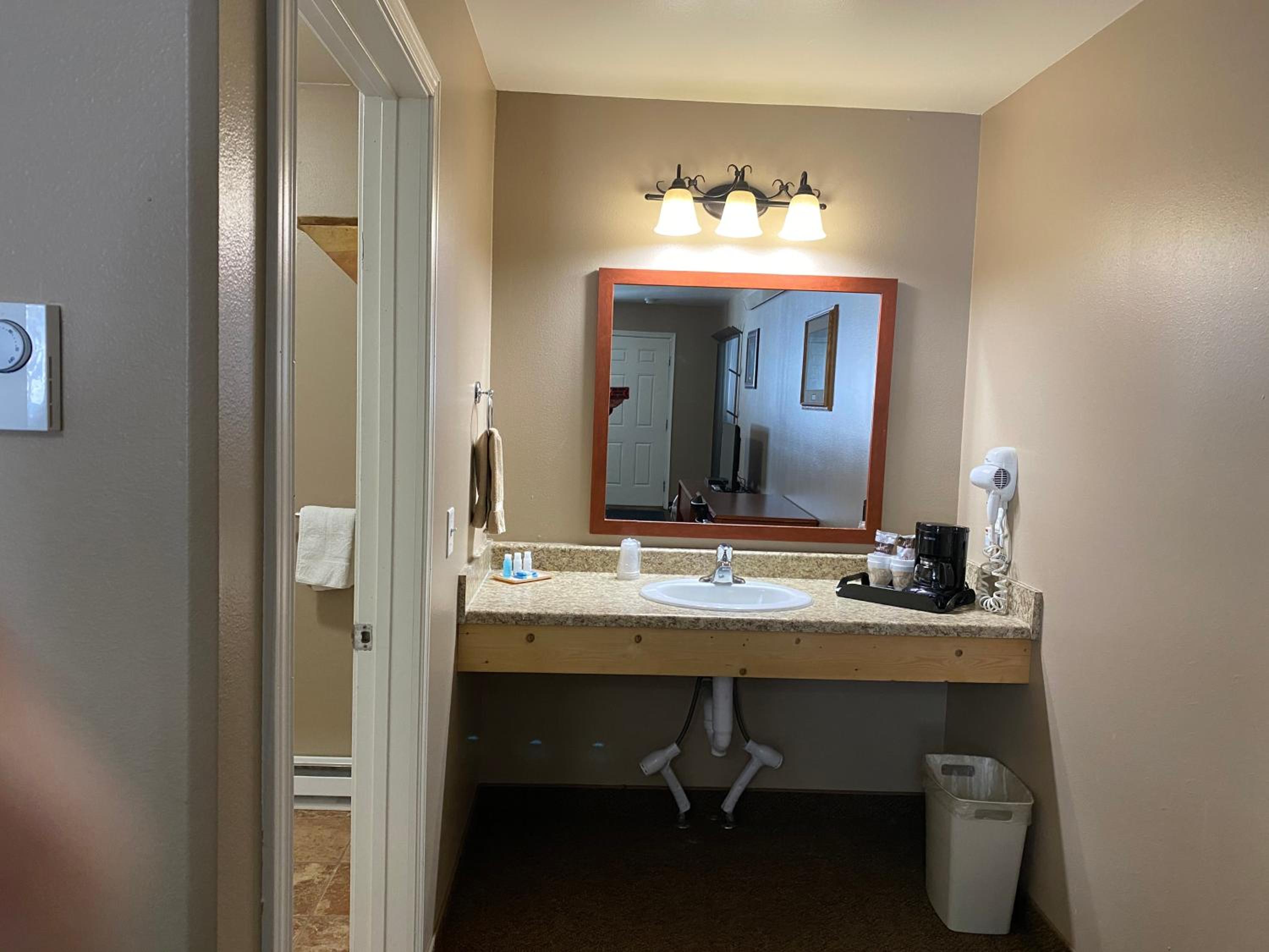 Deluxe Double Room with Shower photo 2