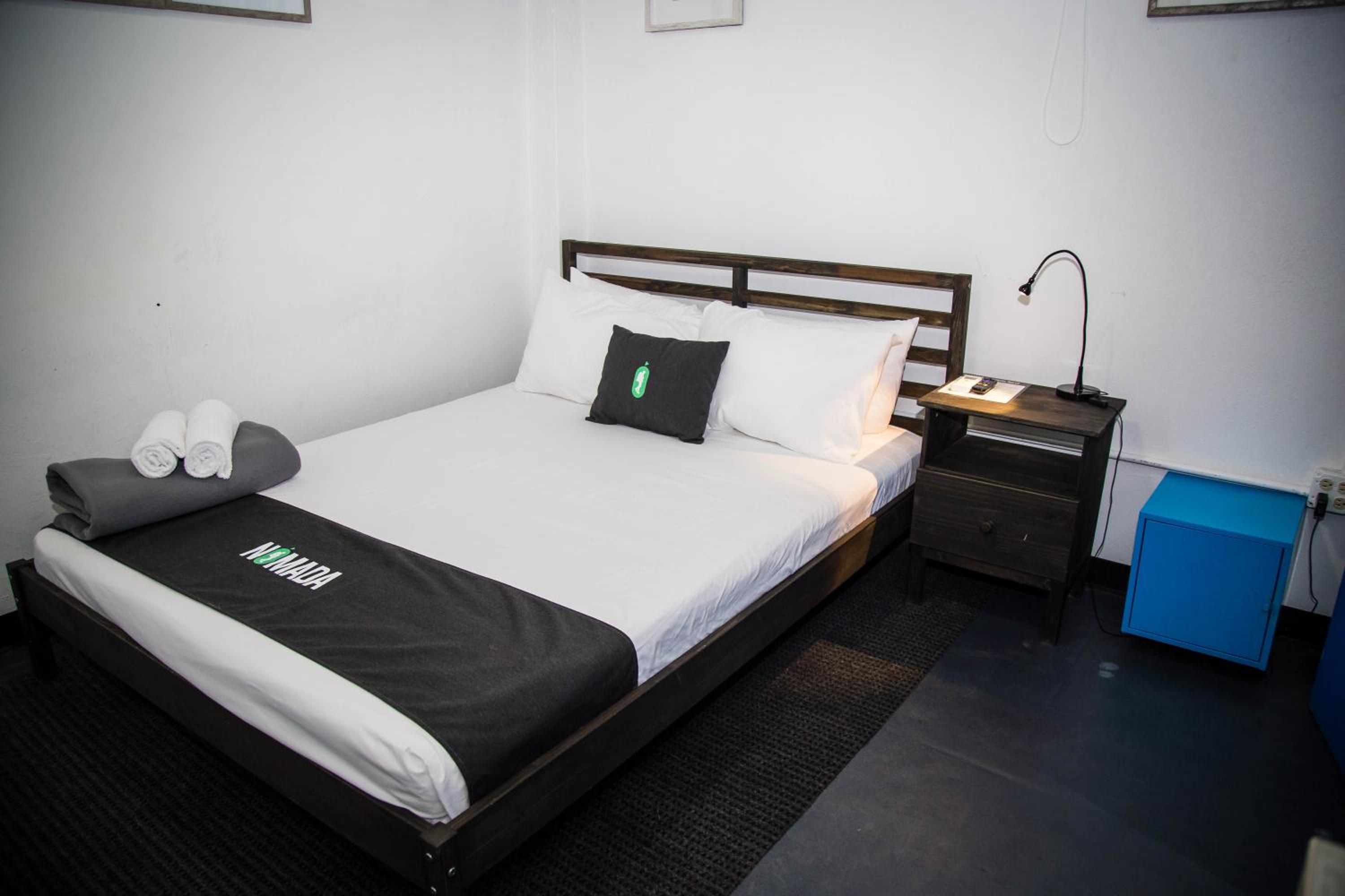 Private Room, One Queen Bed