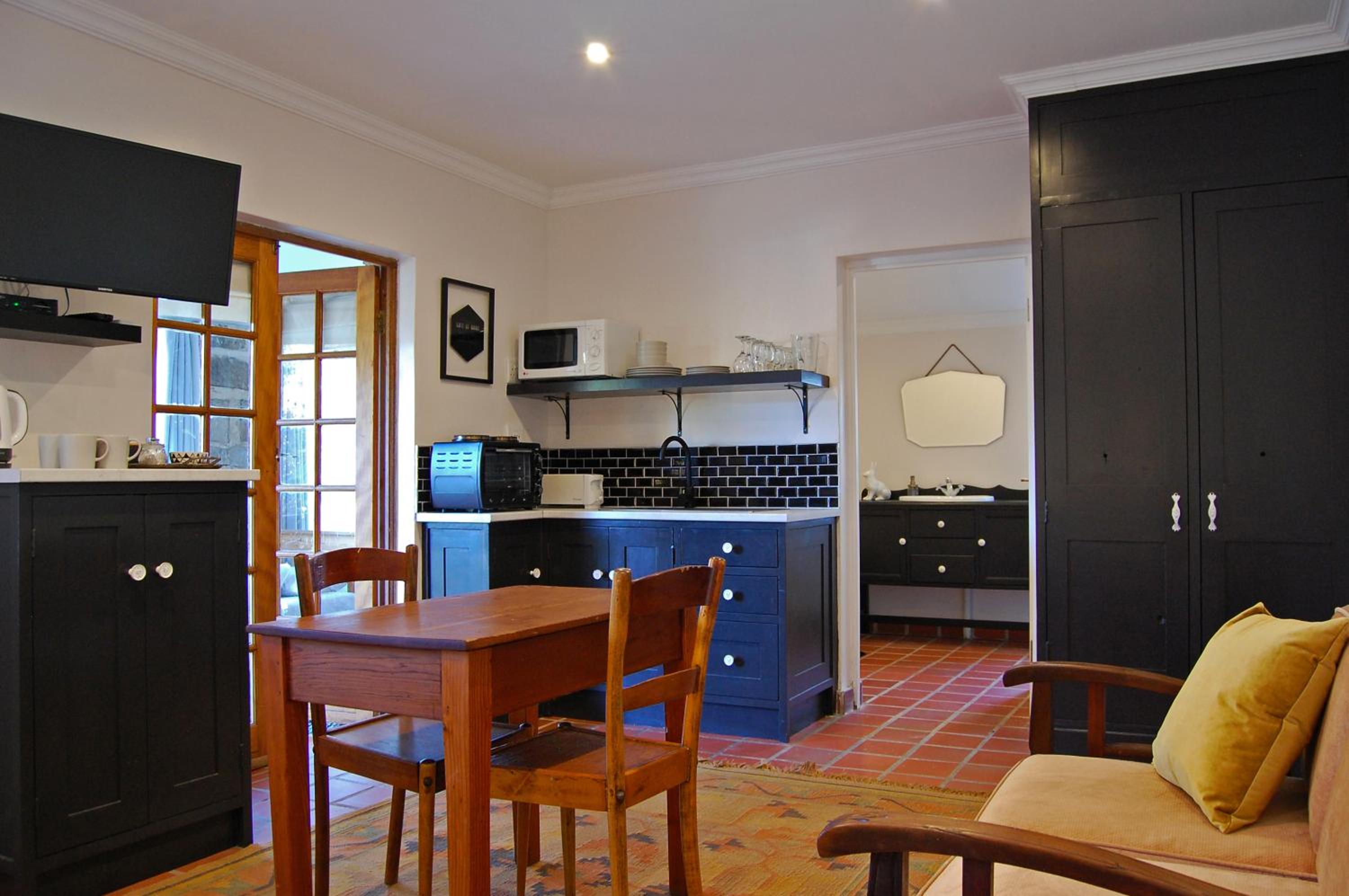 Standard Family Room - Photo 5