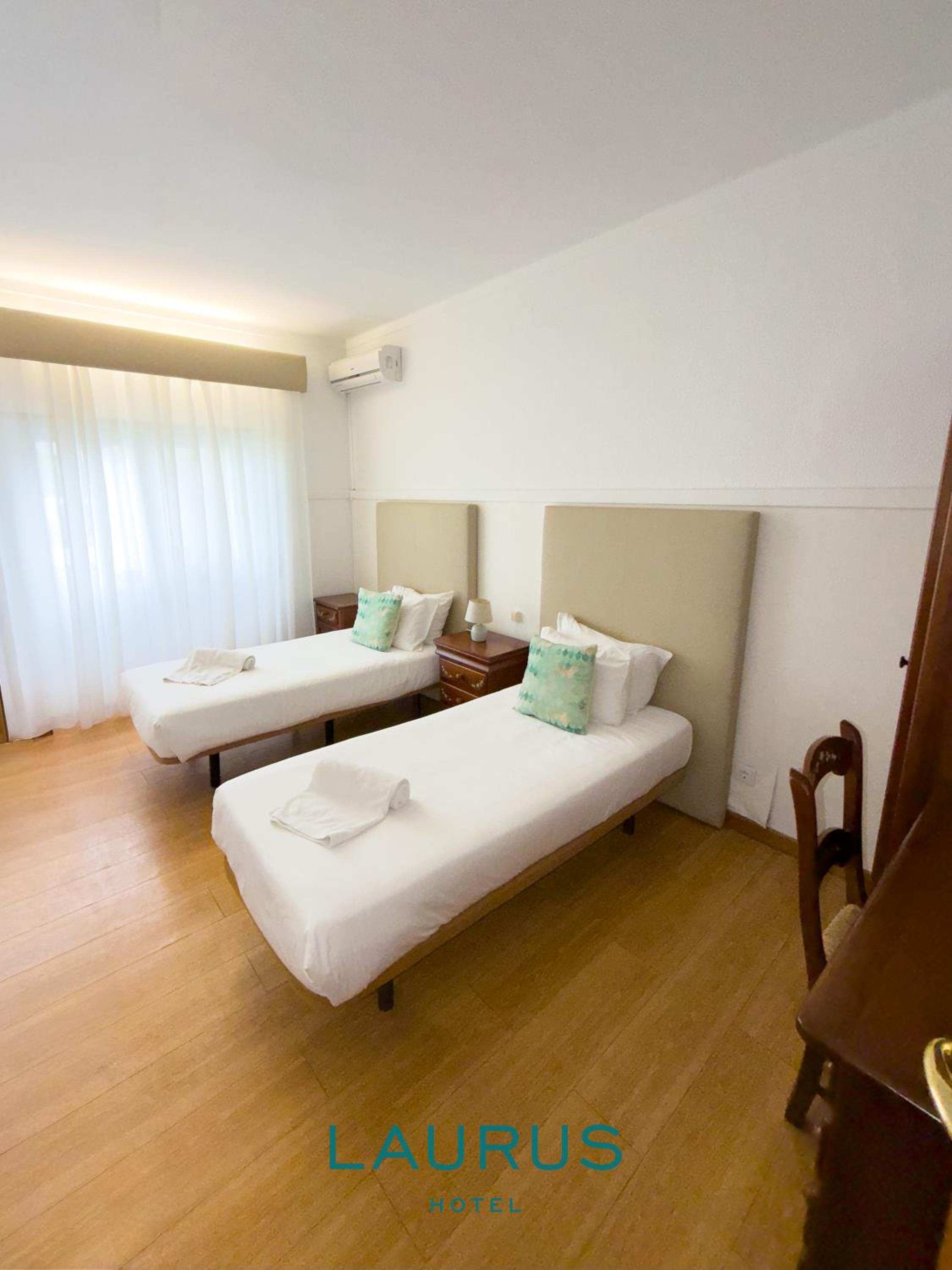 Economy Twin Room photo 3