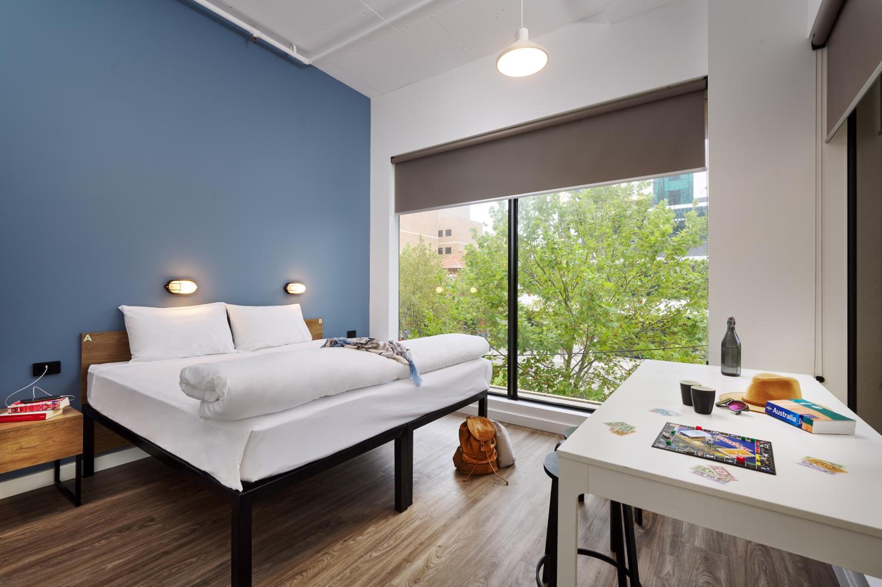 Family Suite with Private Bathroom - Photo 2