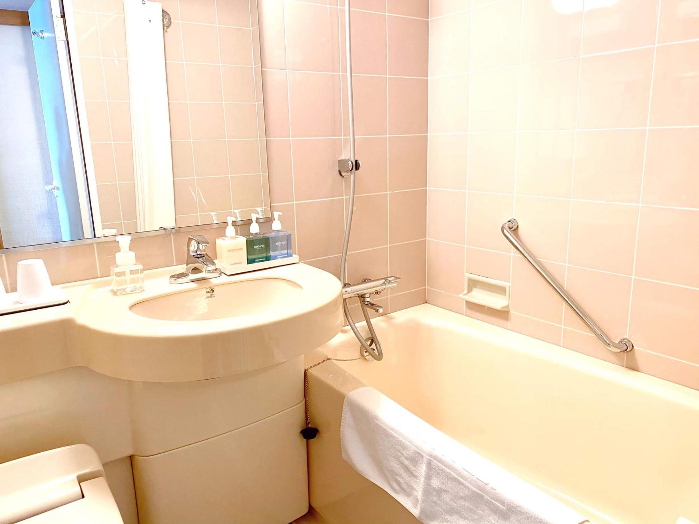 Standard Twin Room - Photo 4