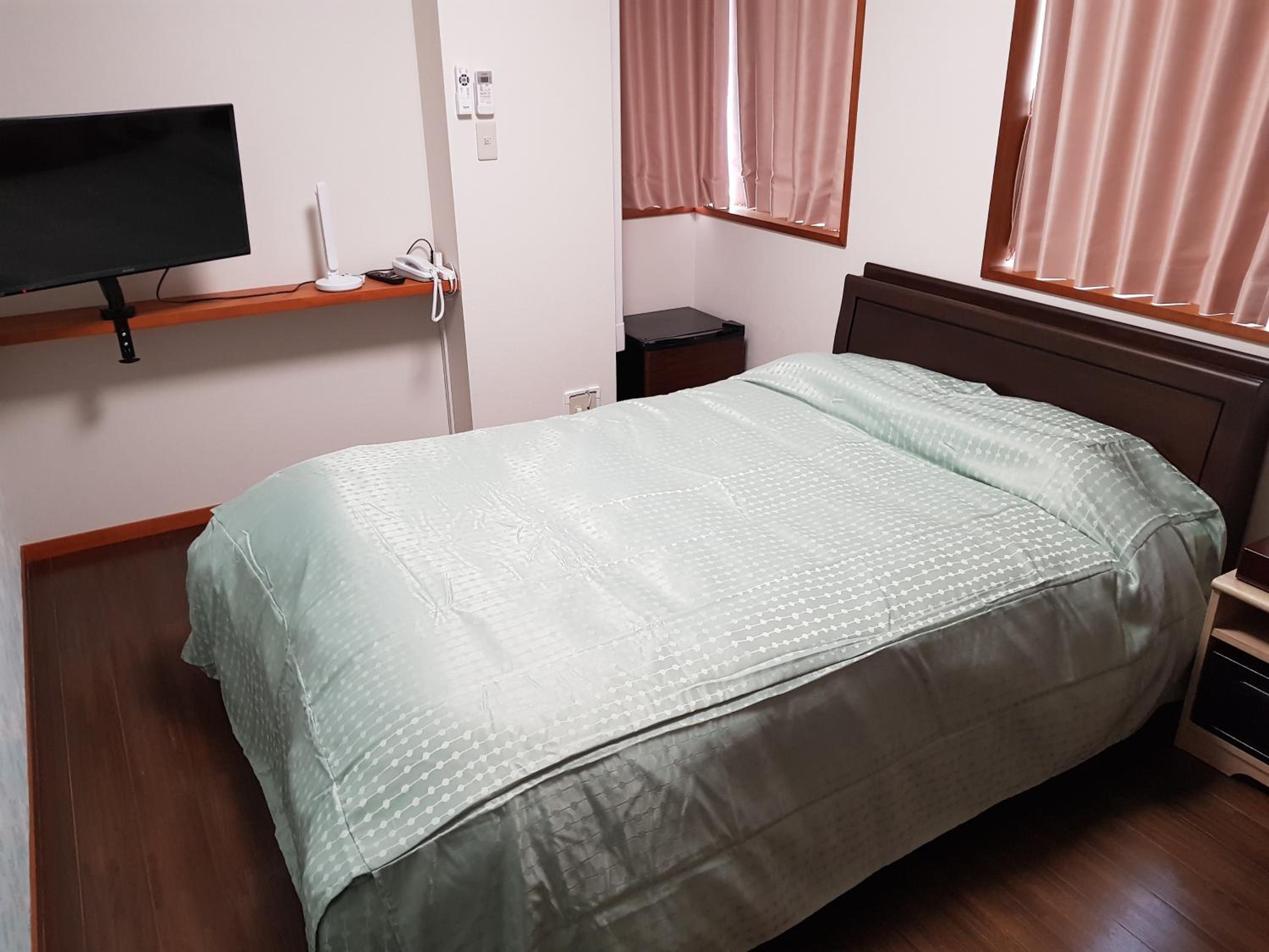 Double Room - Photo 7