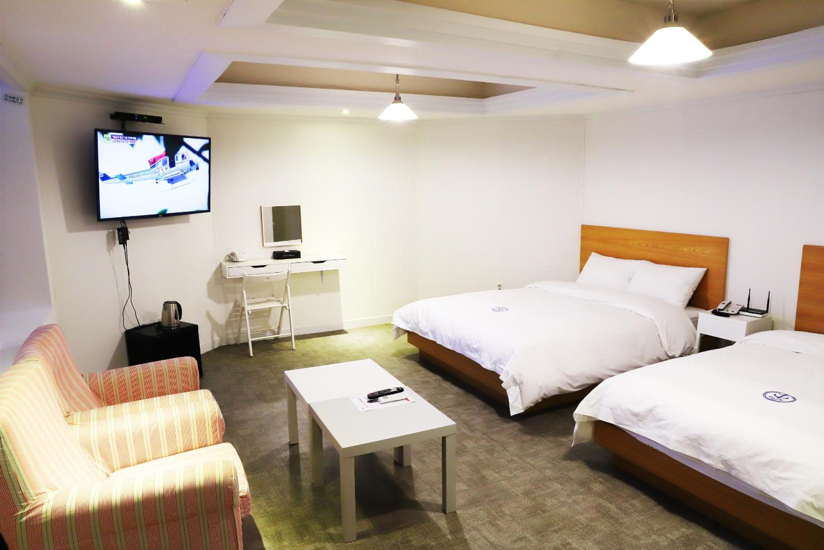Deluxe Family Room