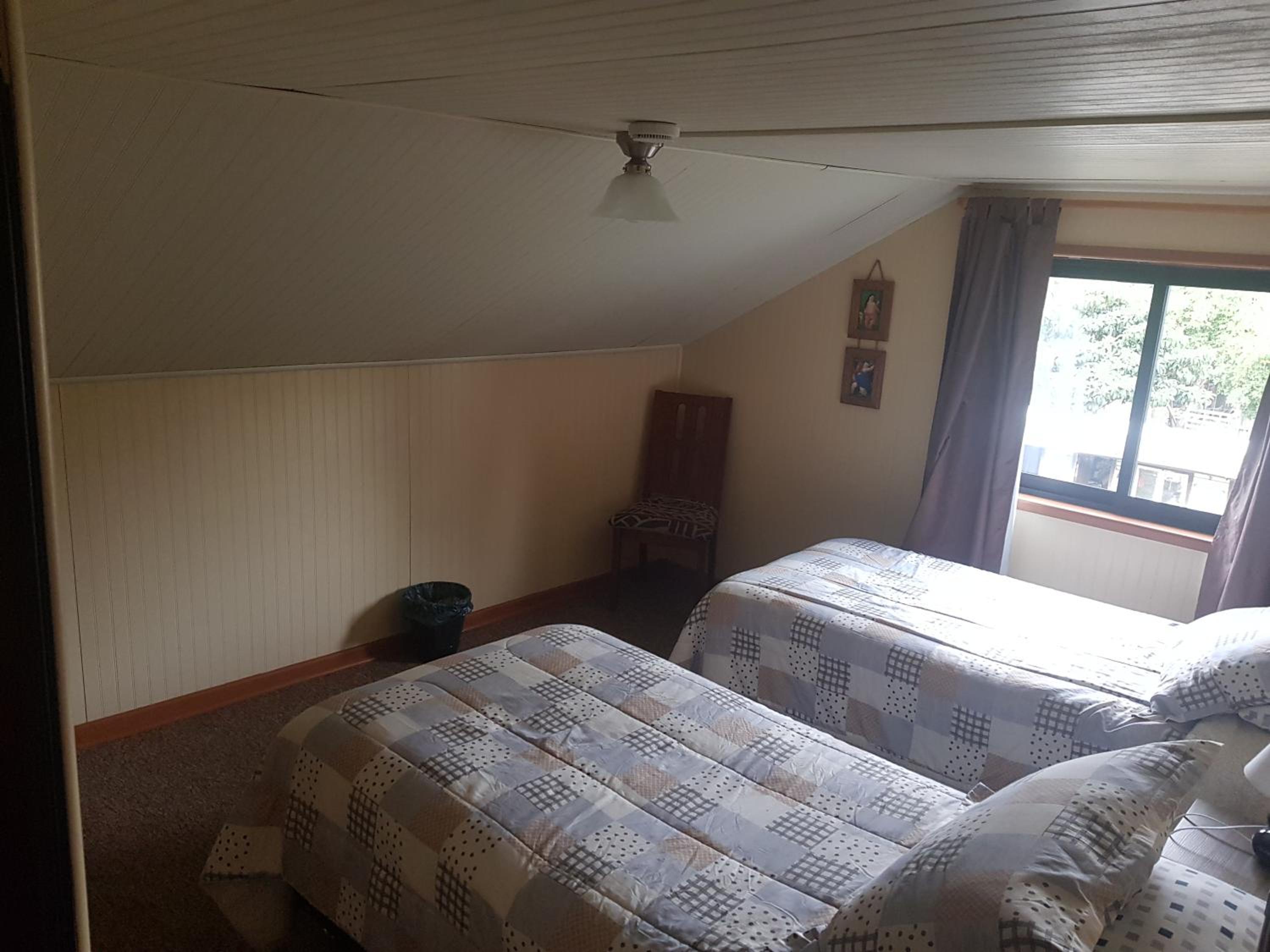 Economy Twin Room photo 3