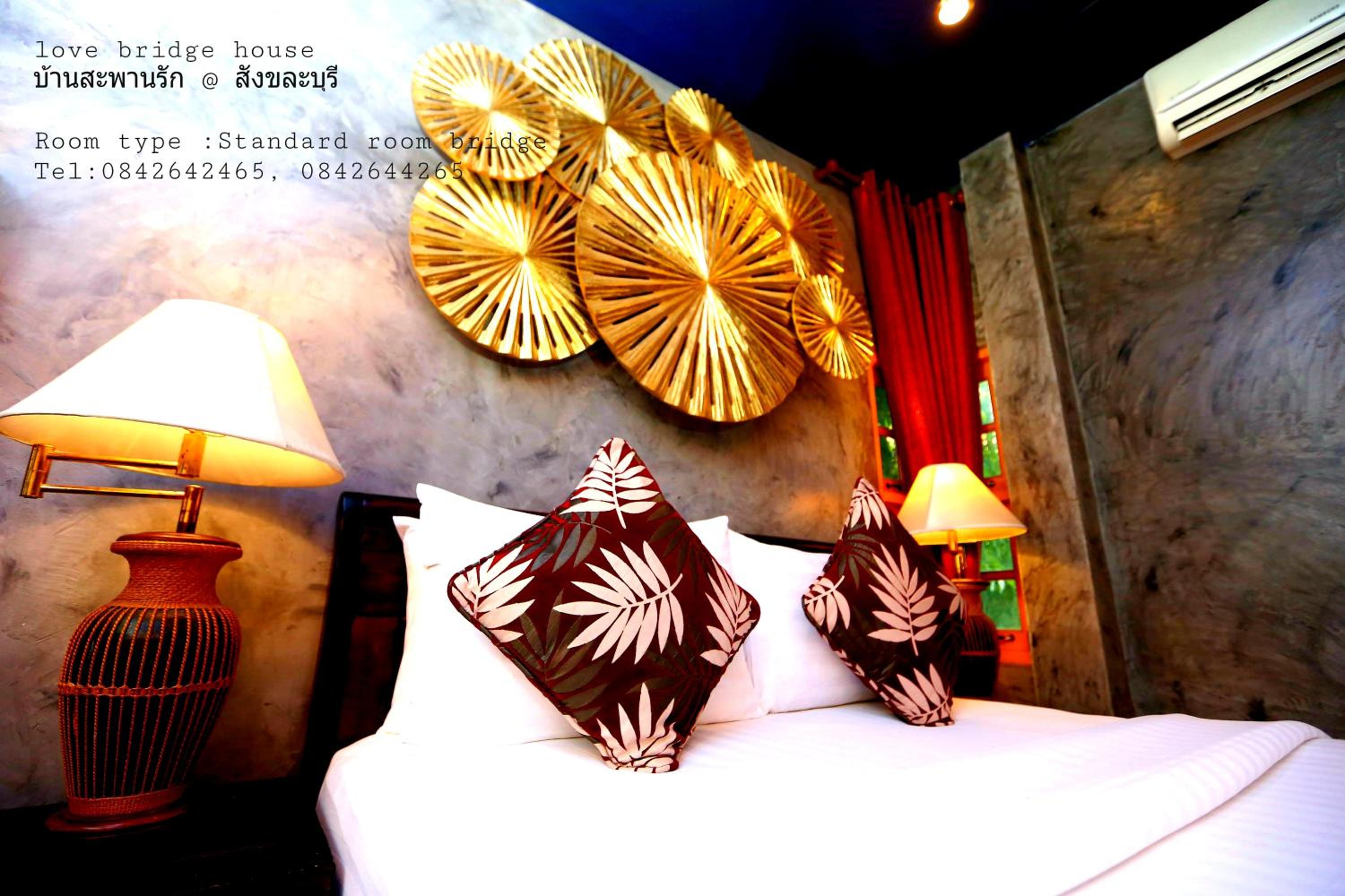 Standard Queen Room - Photo 14