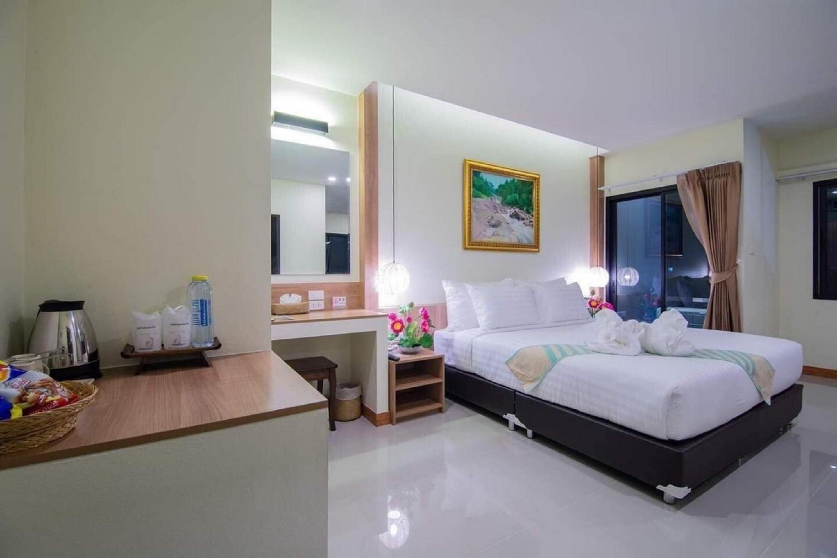 Suite - Photo 6