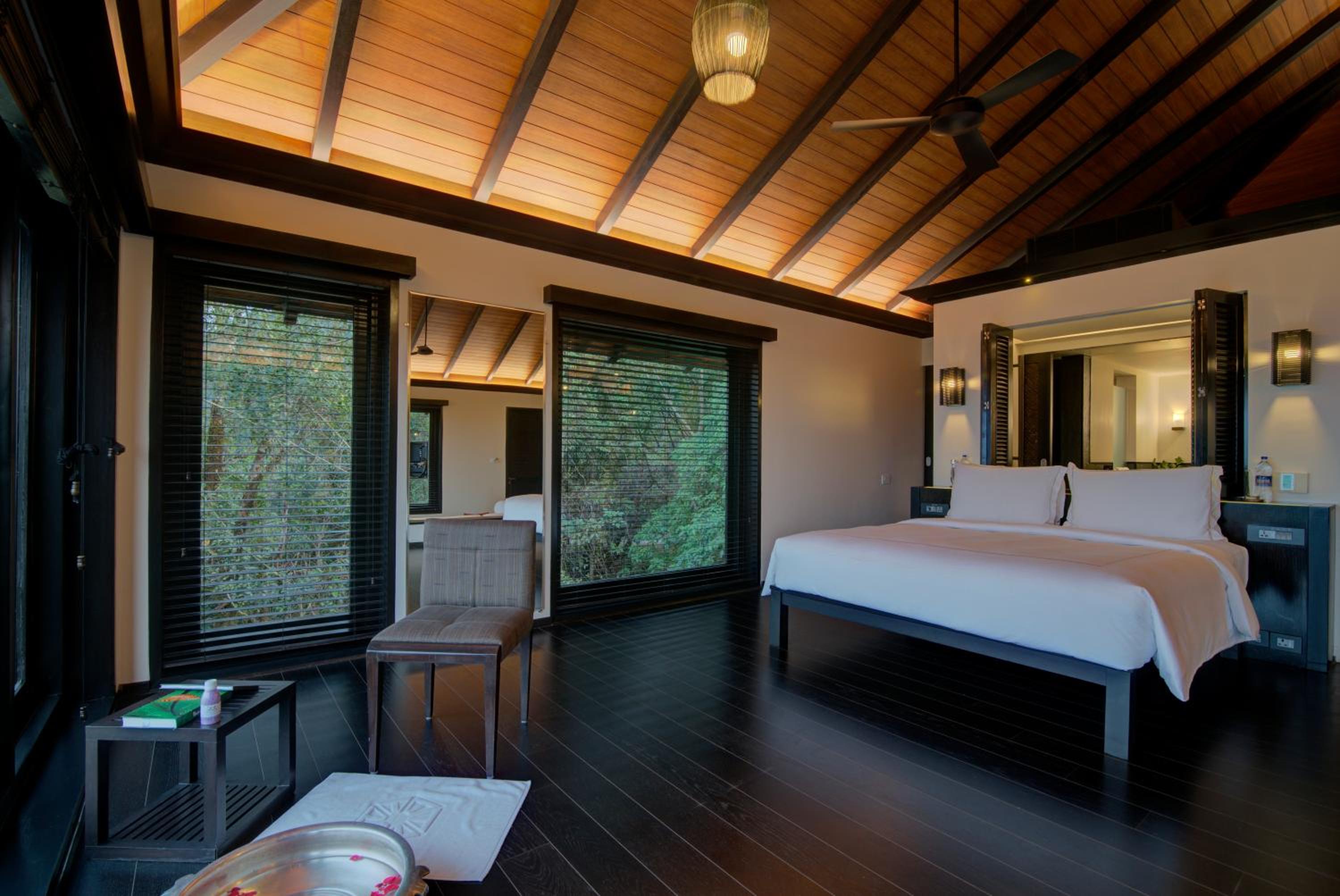 Premium Villa King Bed Garden View