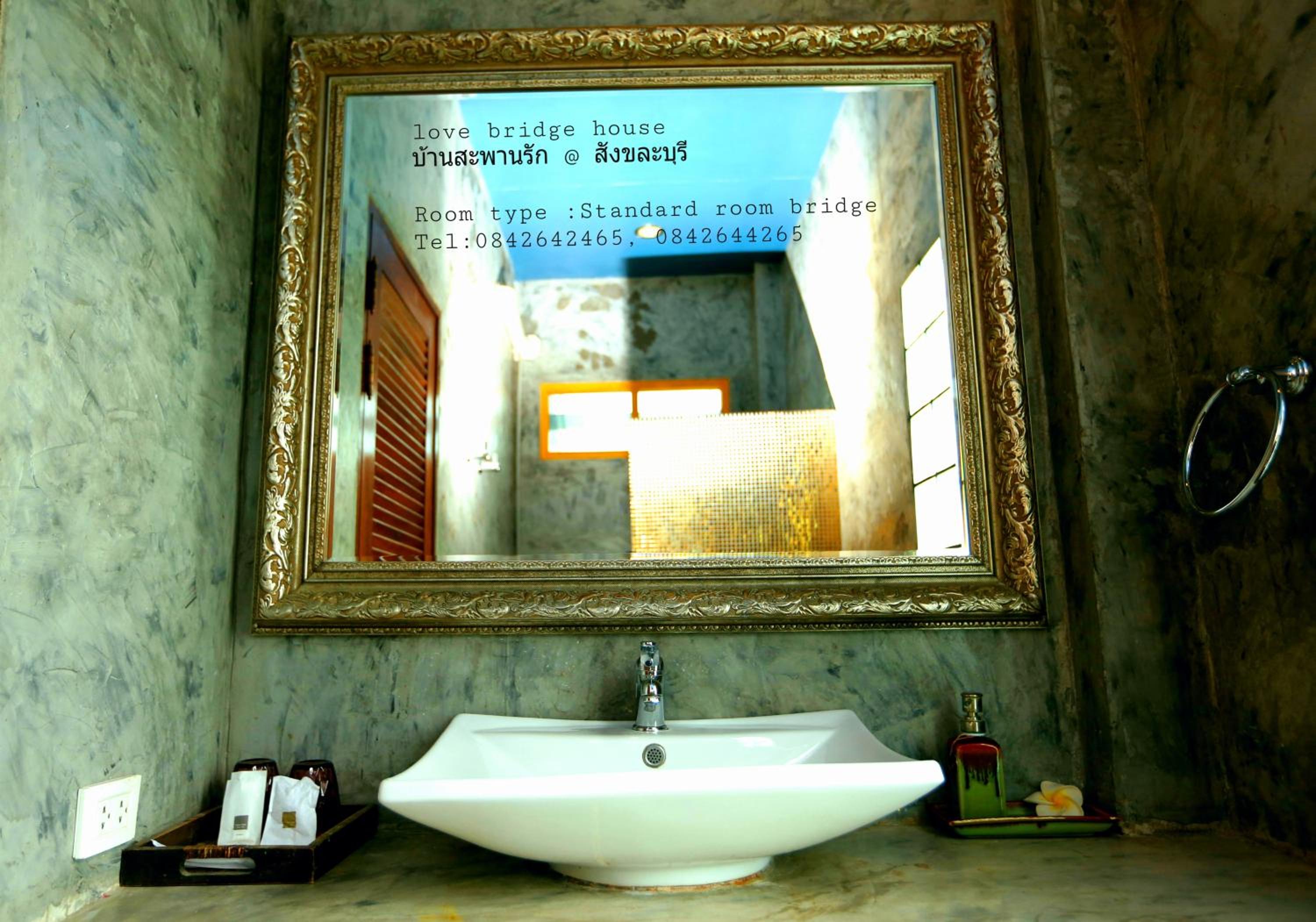 Standard Queen Room - Photo 28