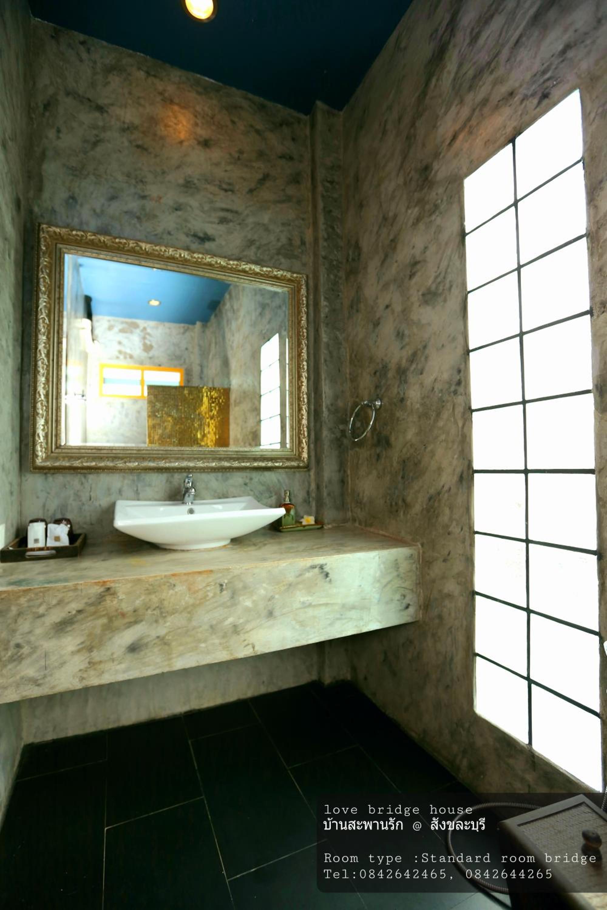 Standard Queen Room - Photo 27