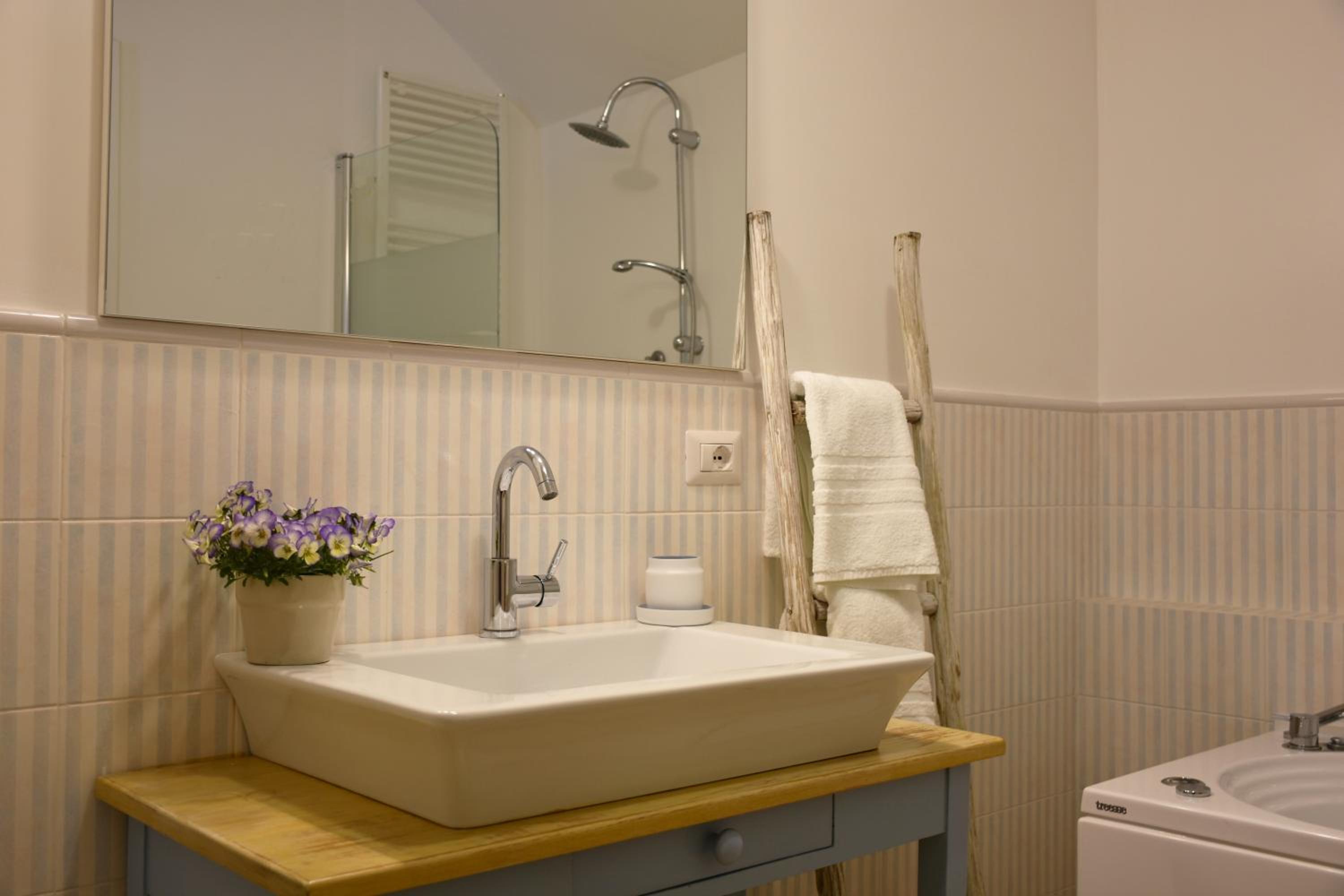 Superior Quadruple Room - Photo 5