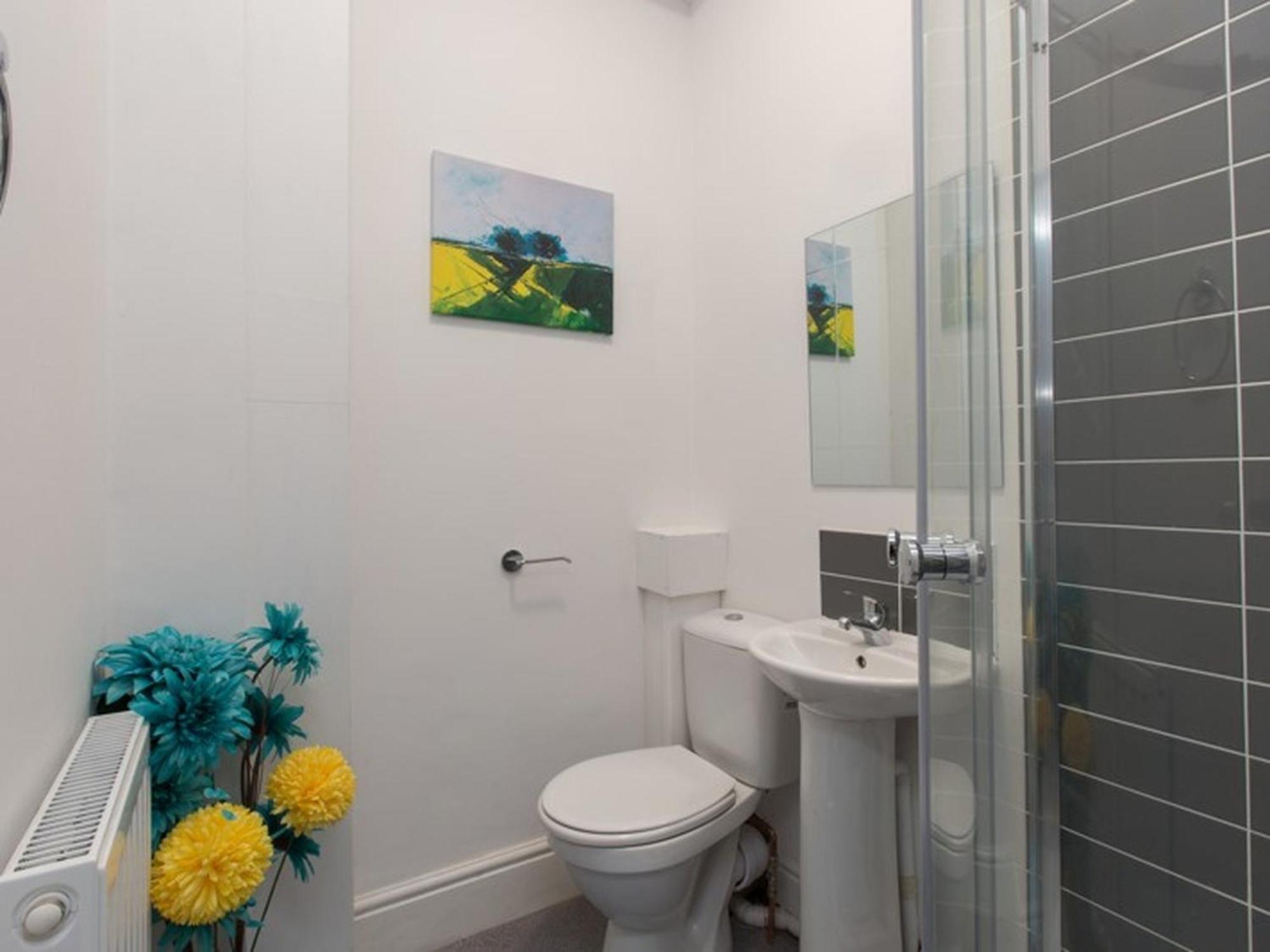 Three-Bedroom House photo 2