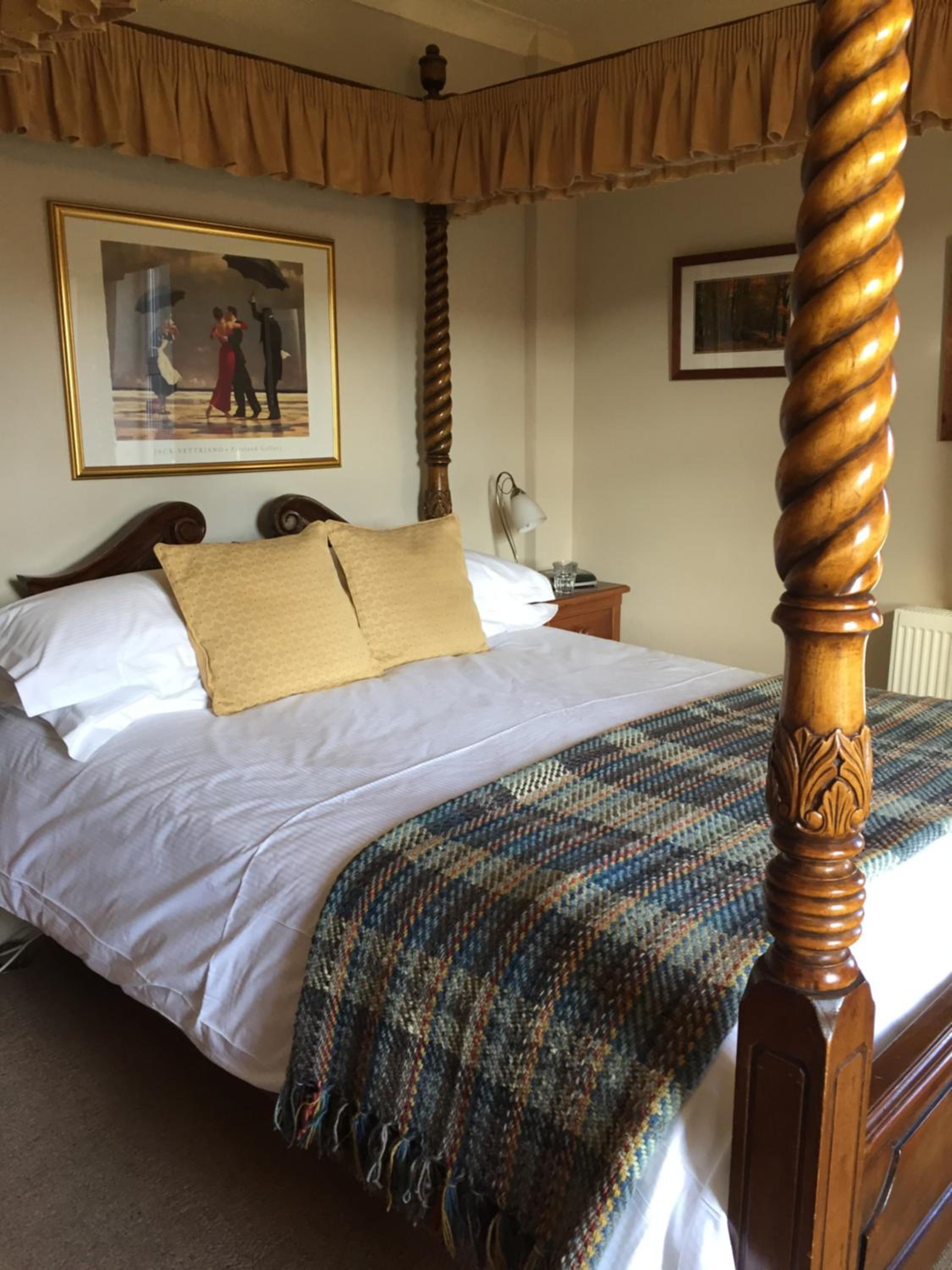 Double Room with Four Poster Bed photo 3