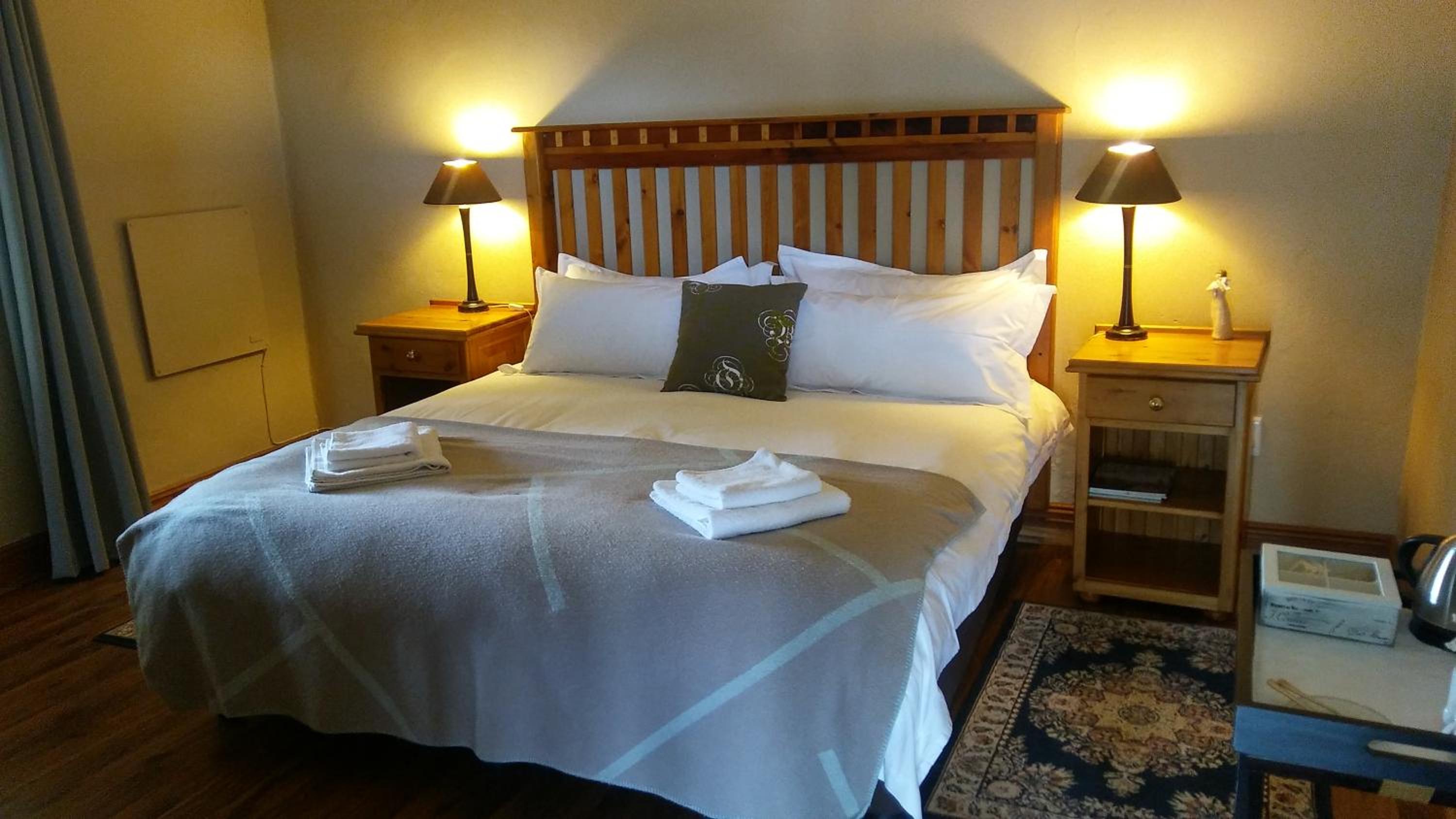 Deluxe King Room - Photo 1