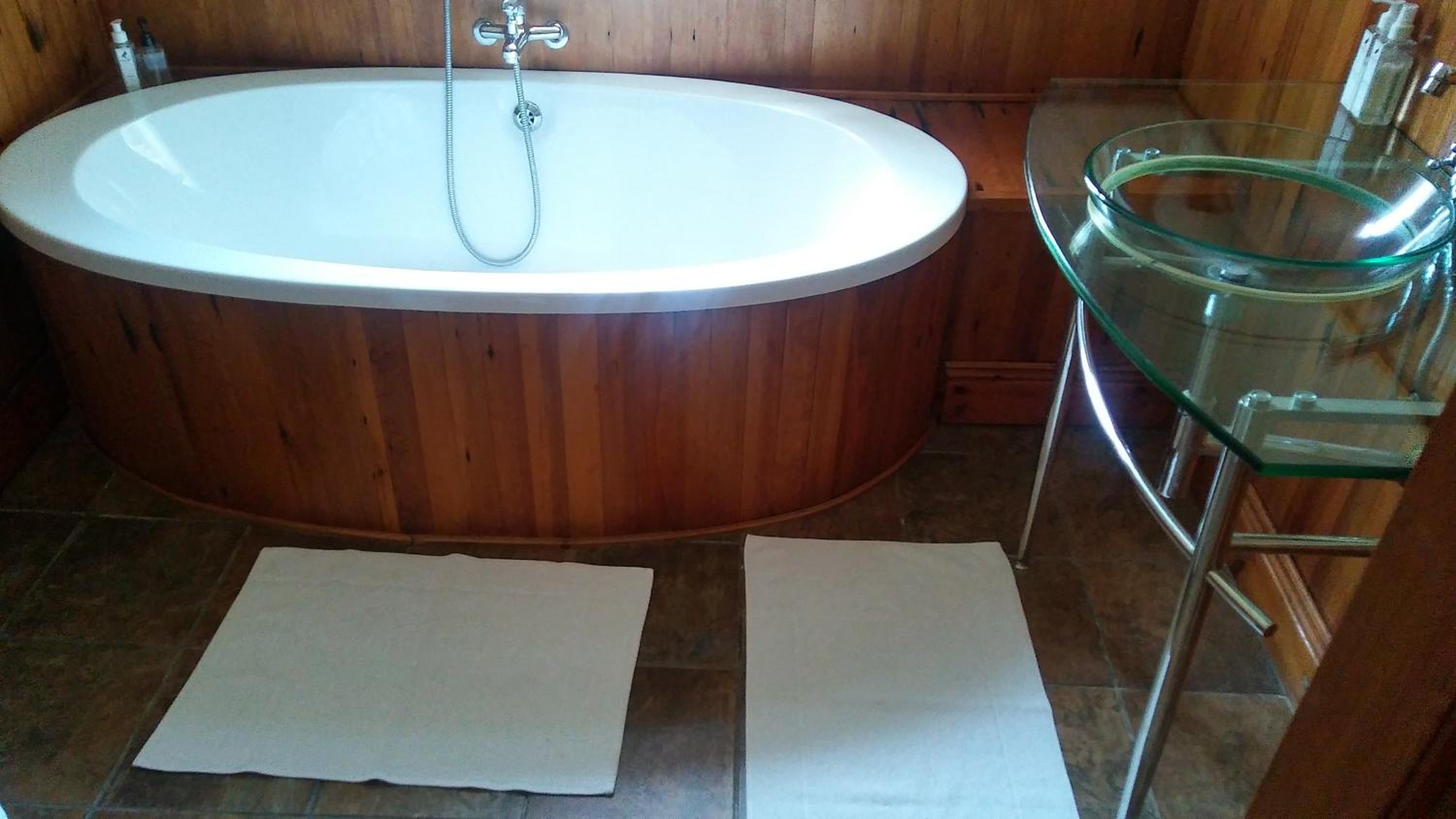 Deluxe King Room - Photo 11