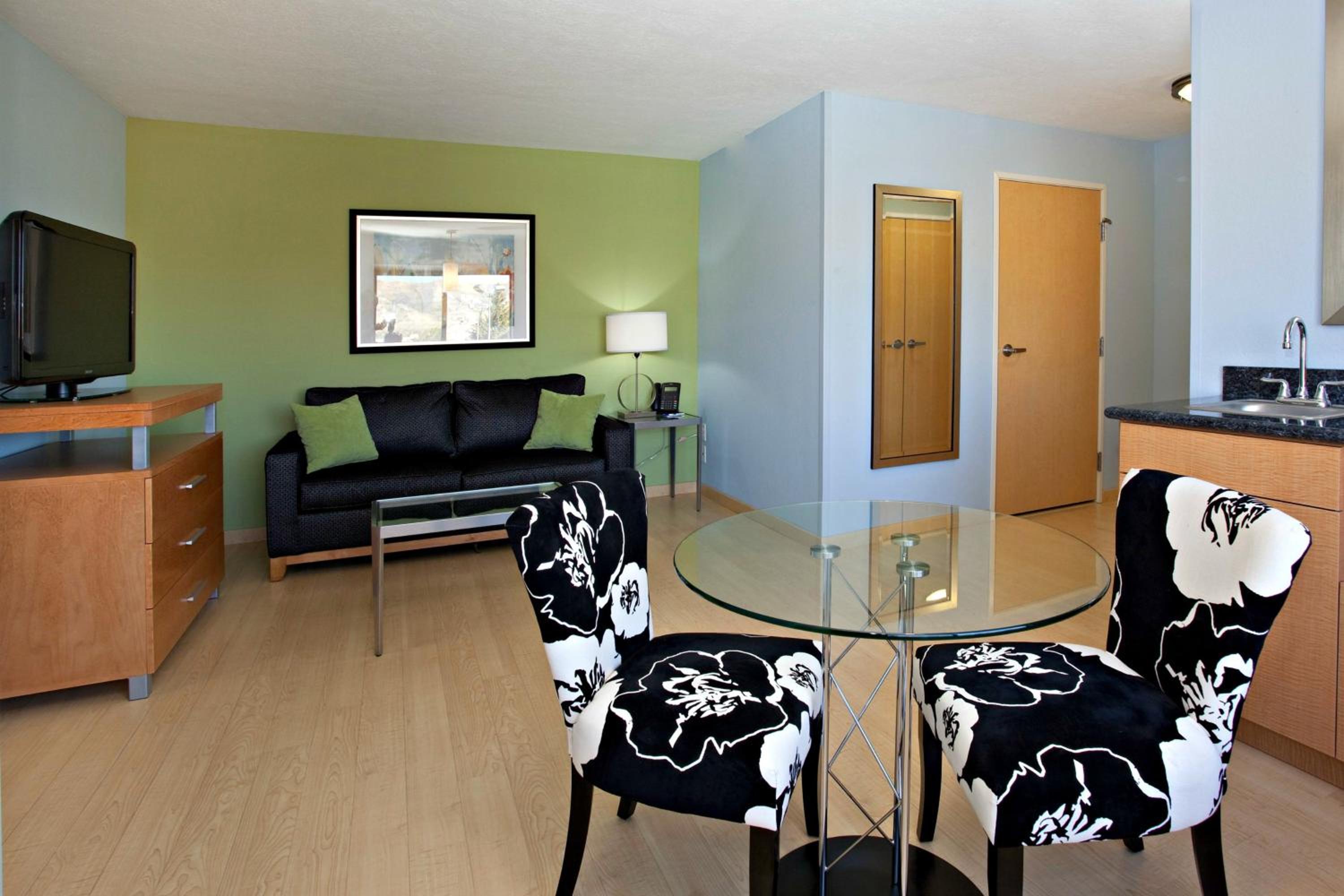 One-Bedroom King Suite - Photo 1