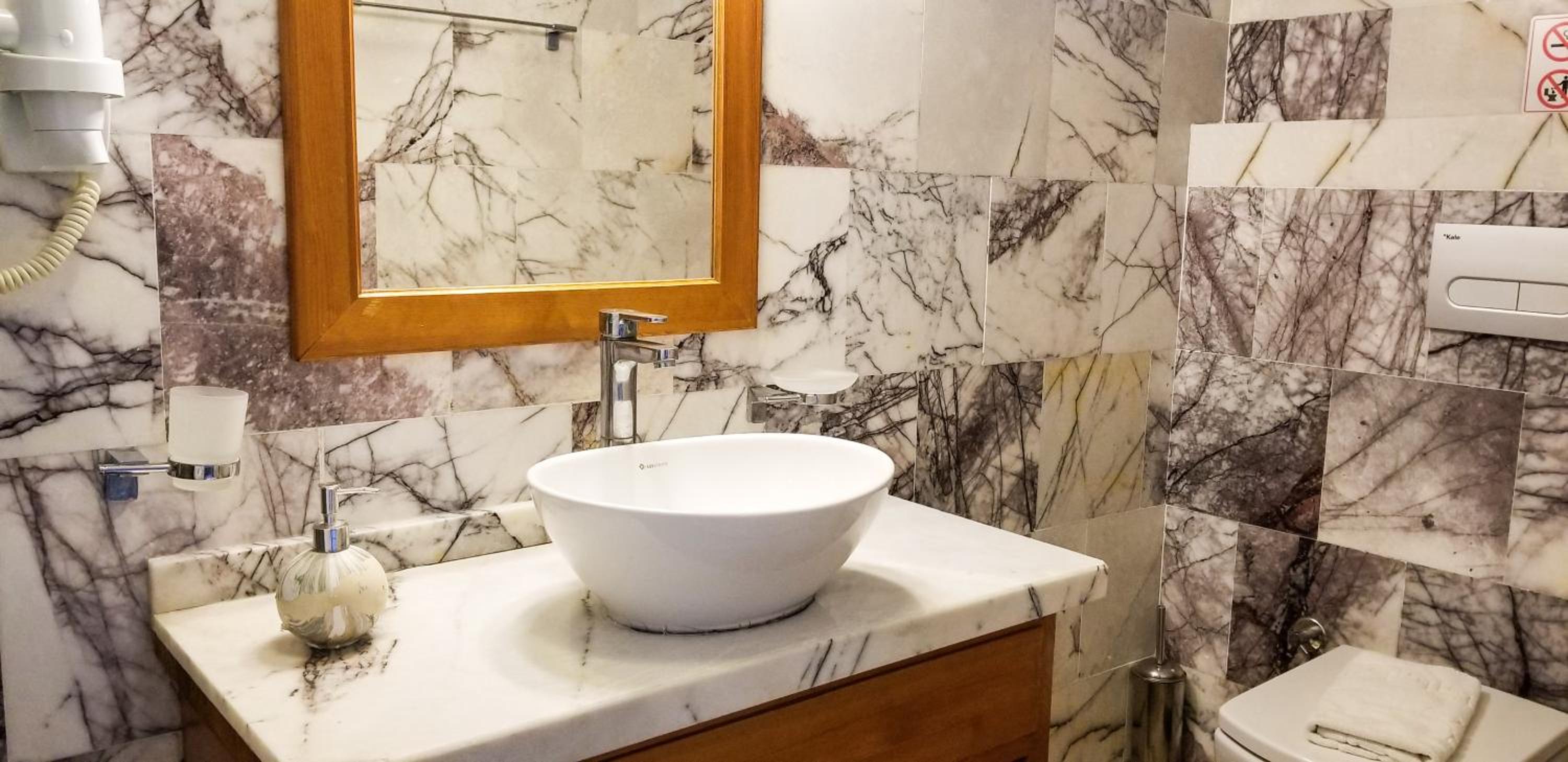 Deluxe Suite photo 3