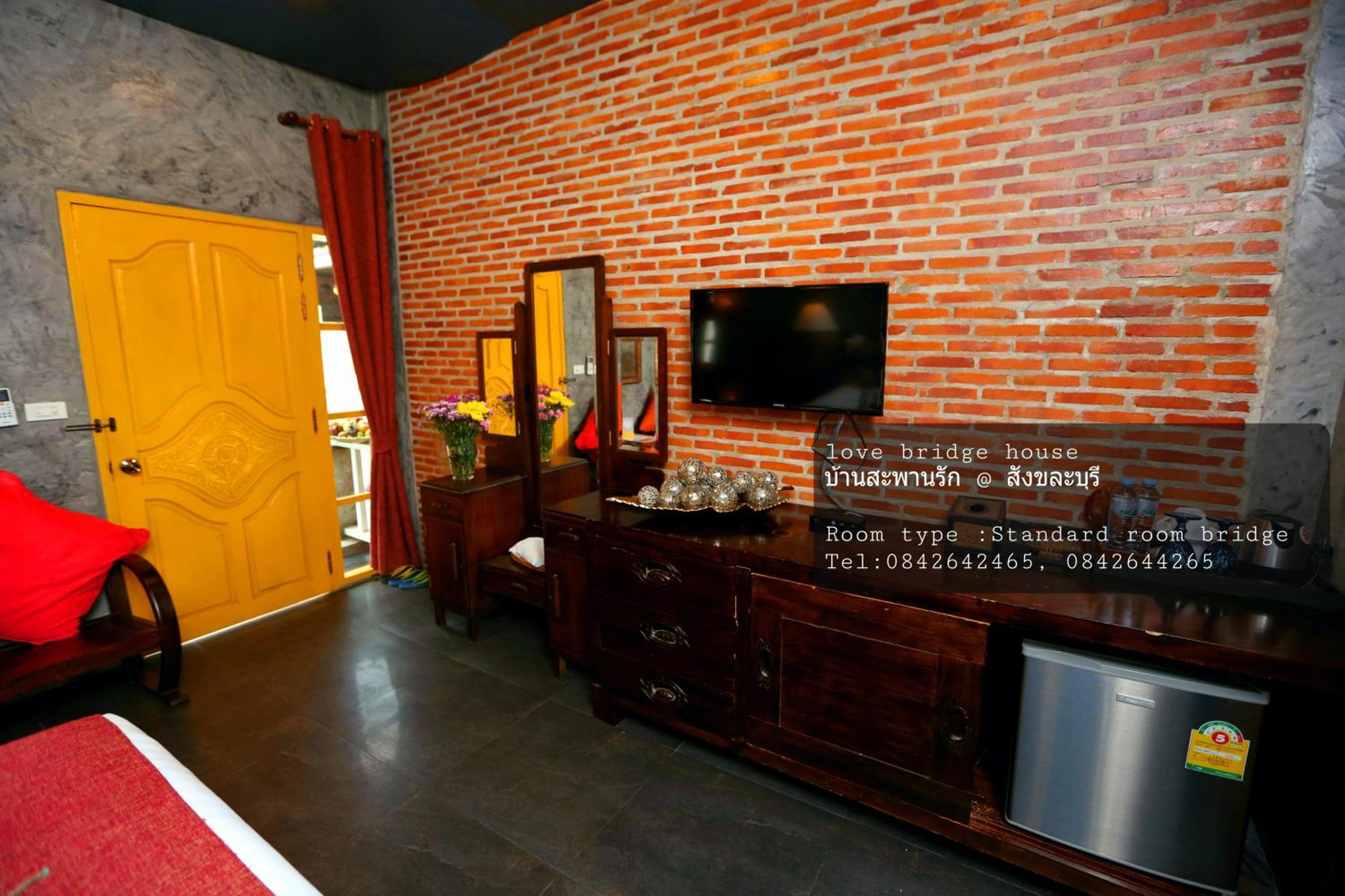Standard Queen Room - Photo 25