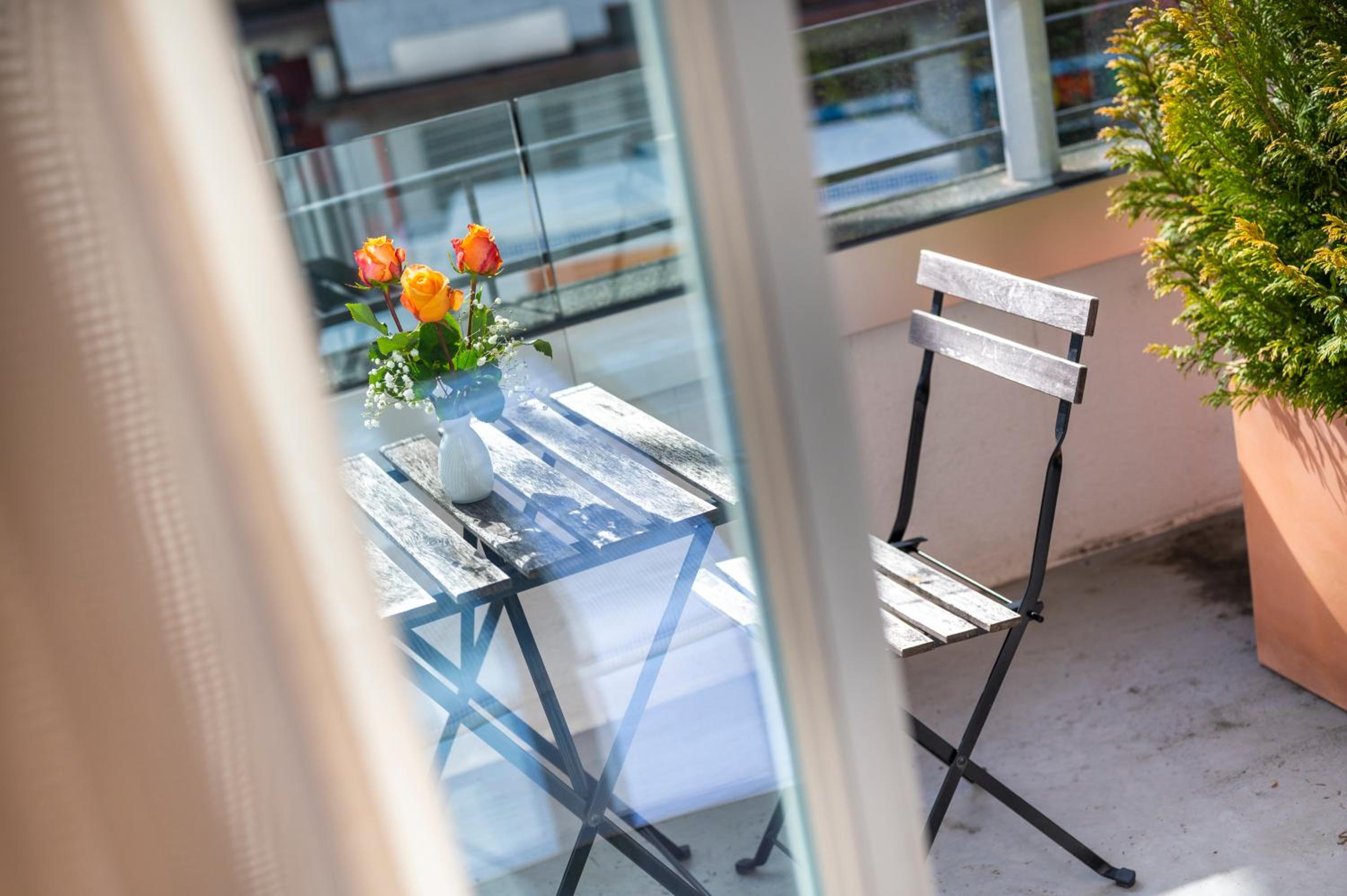 Double Room with Balcony - Photo 5
