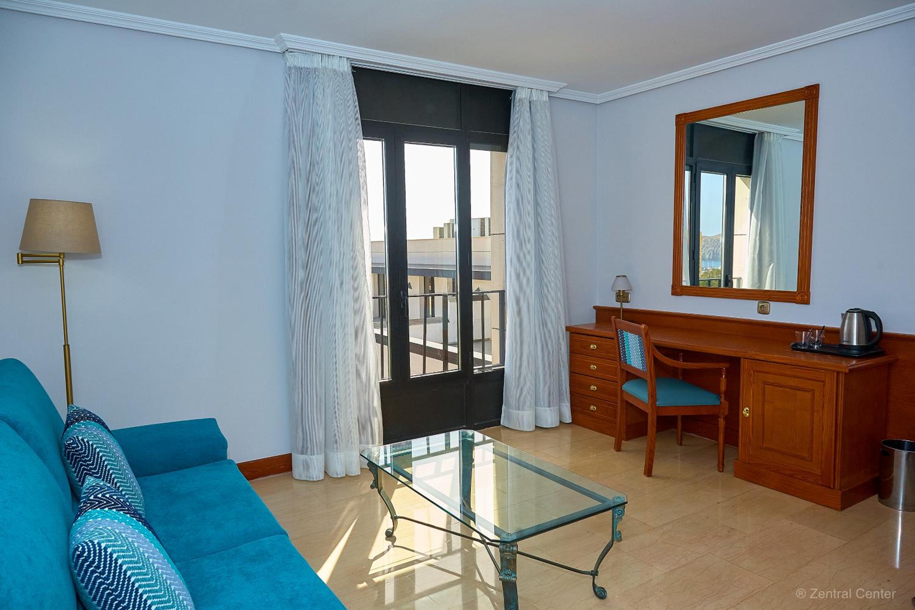 Deluxe Suite