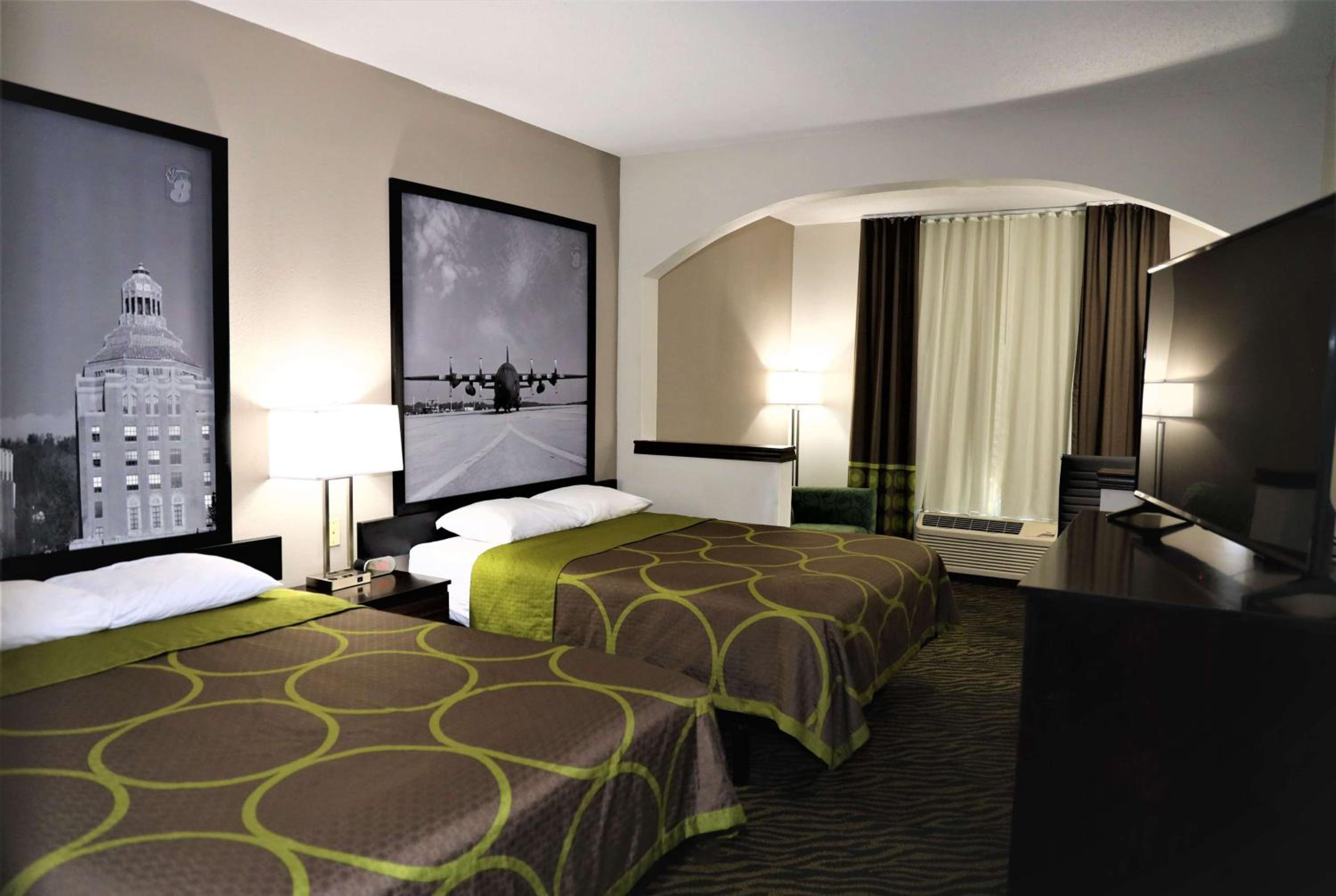 Queen Room with Two Queen Beds -  Non-Smoking - Photo 1