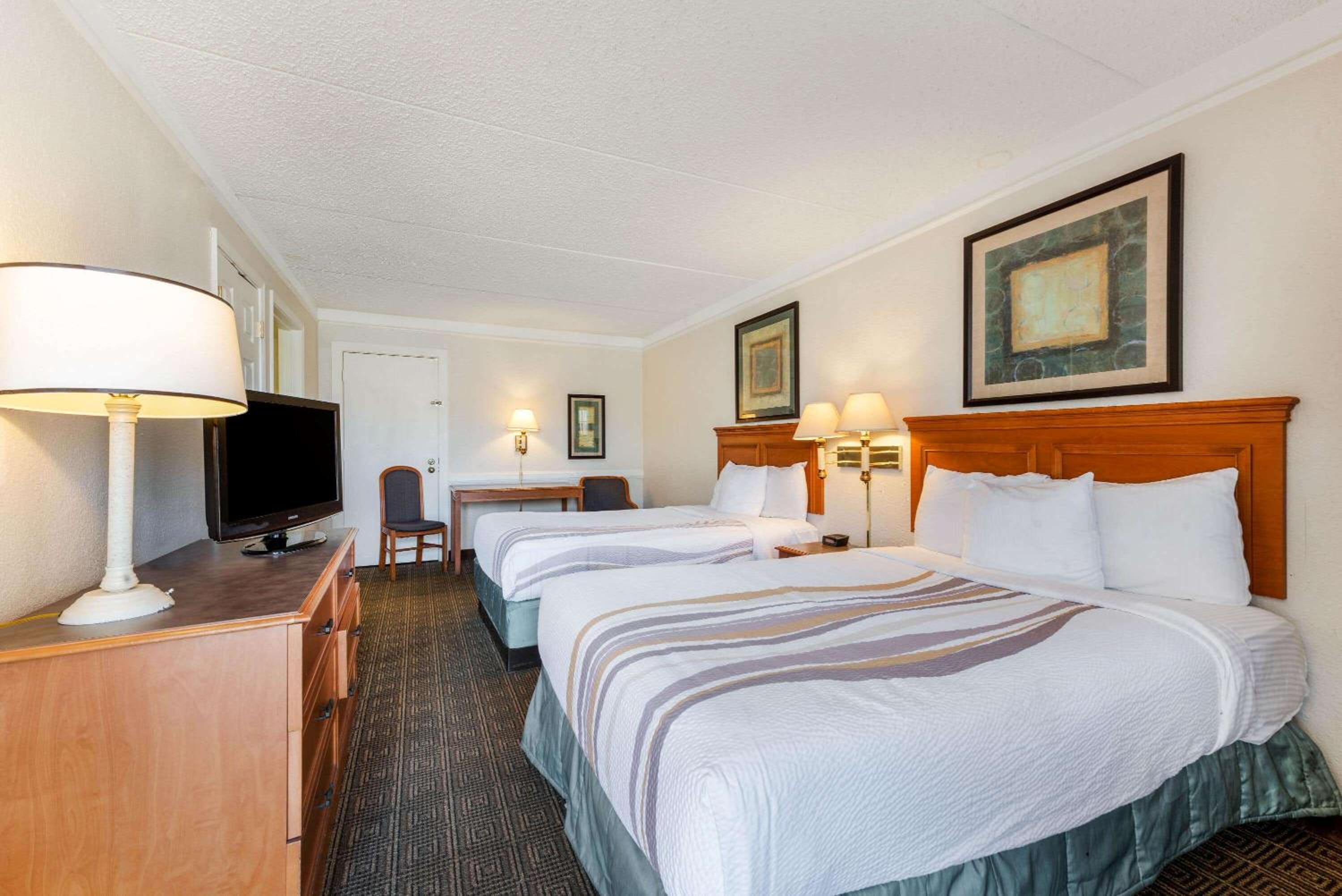 Double Room with Two Double Beds photo 1