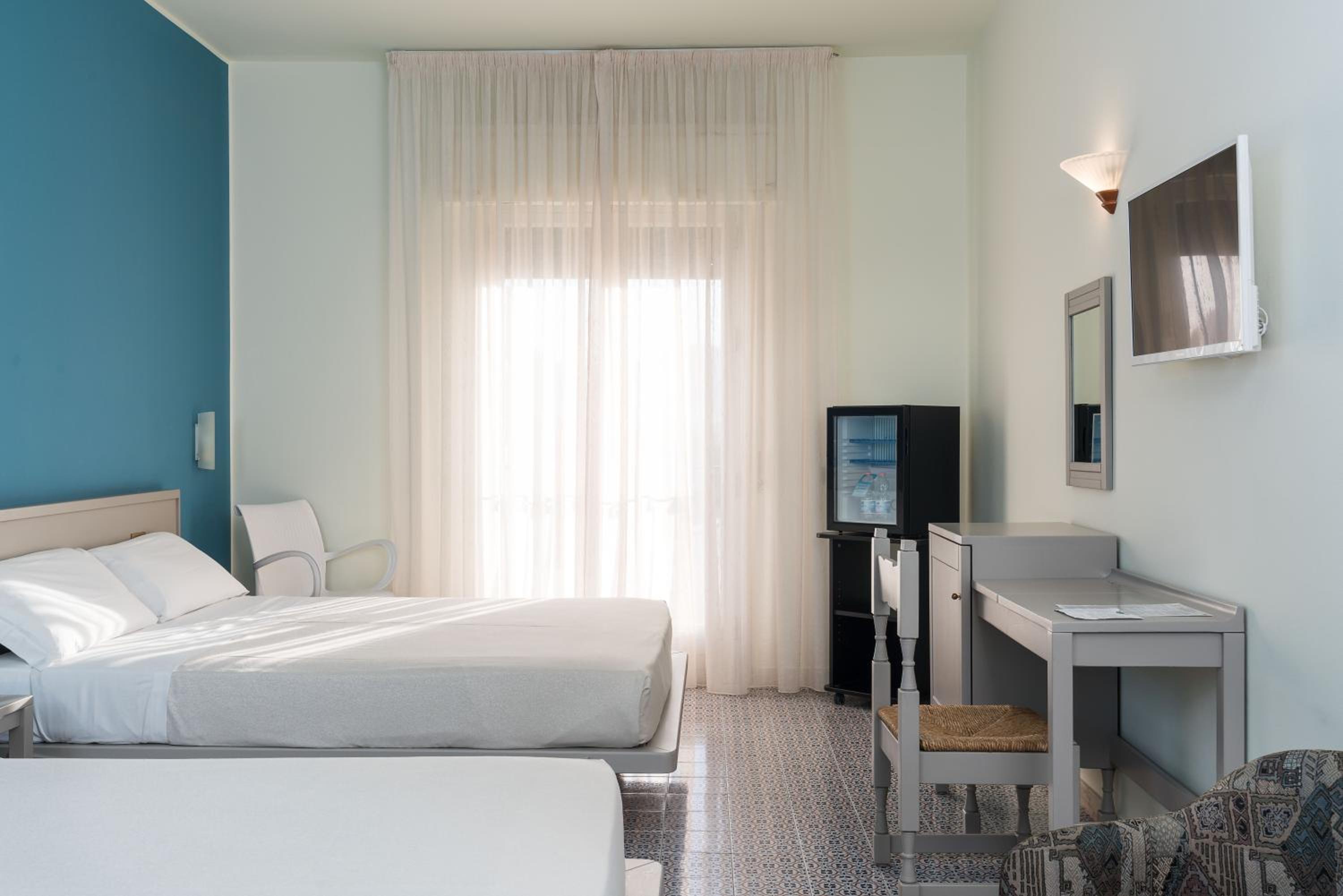 Classic Twin Room - Photo 2