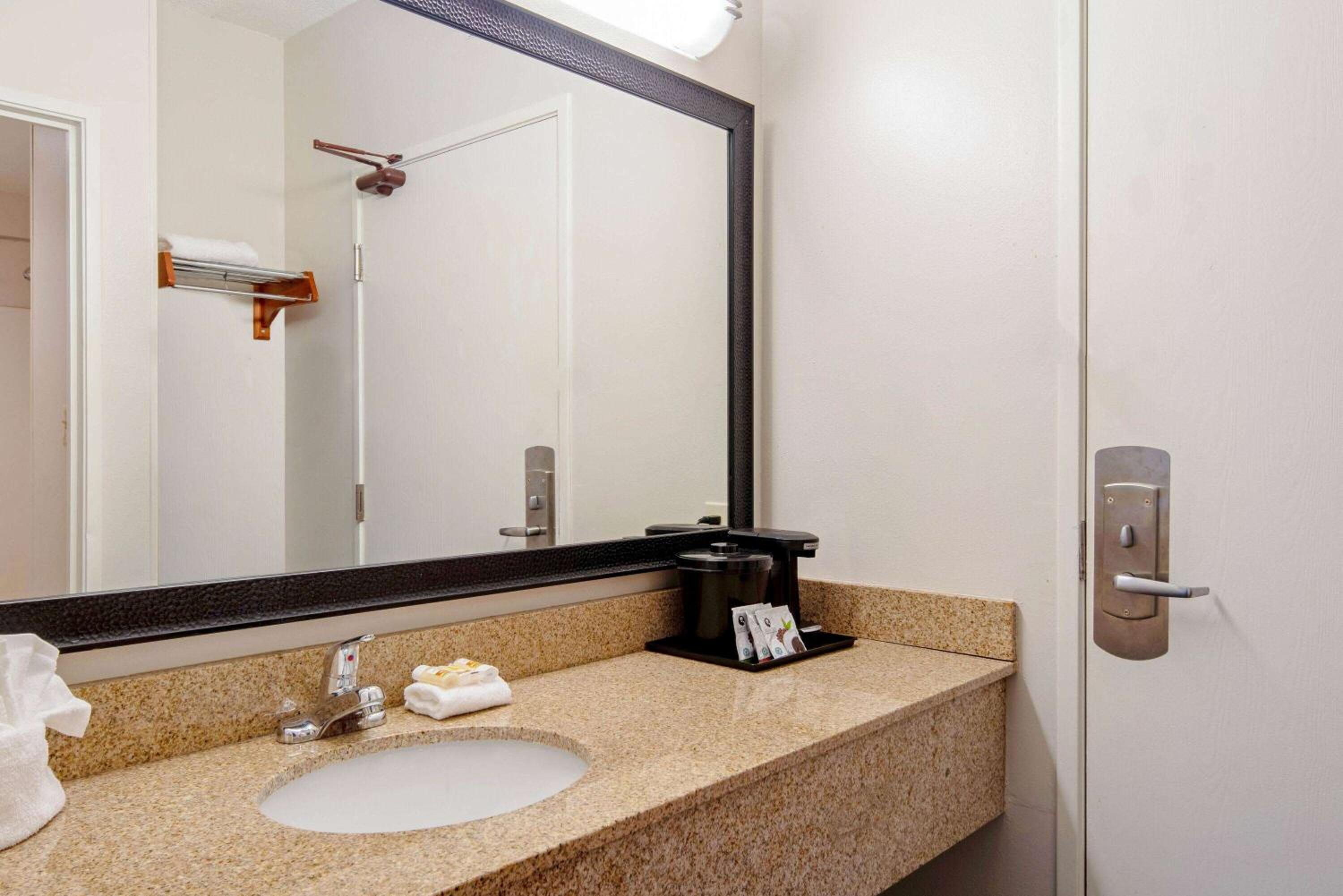 Double Room - Disability Access - Photo 5
