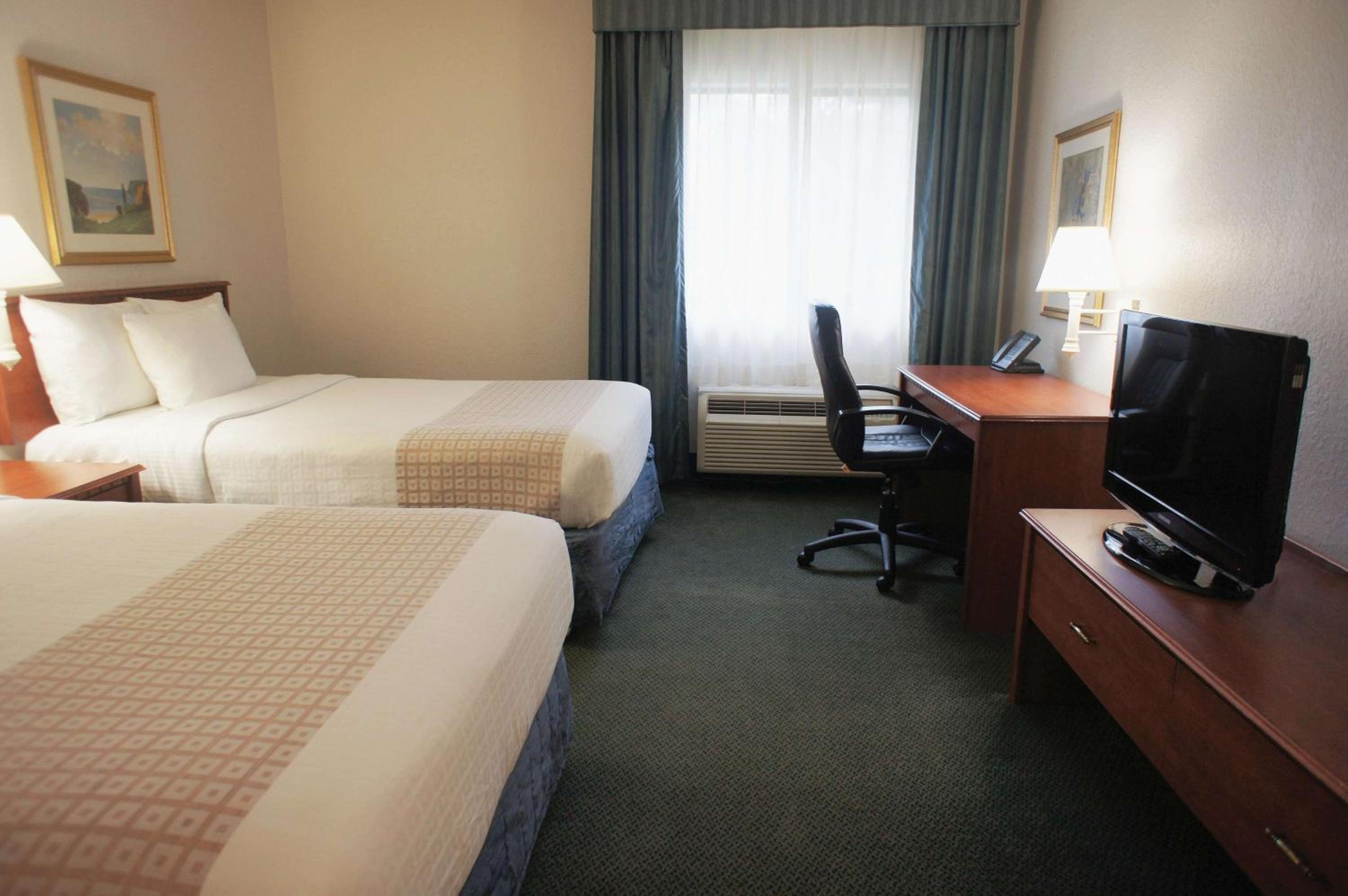 Double Room with Two Double Beds - Photo 1
