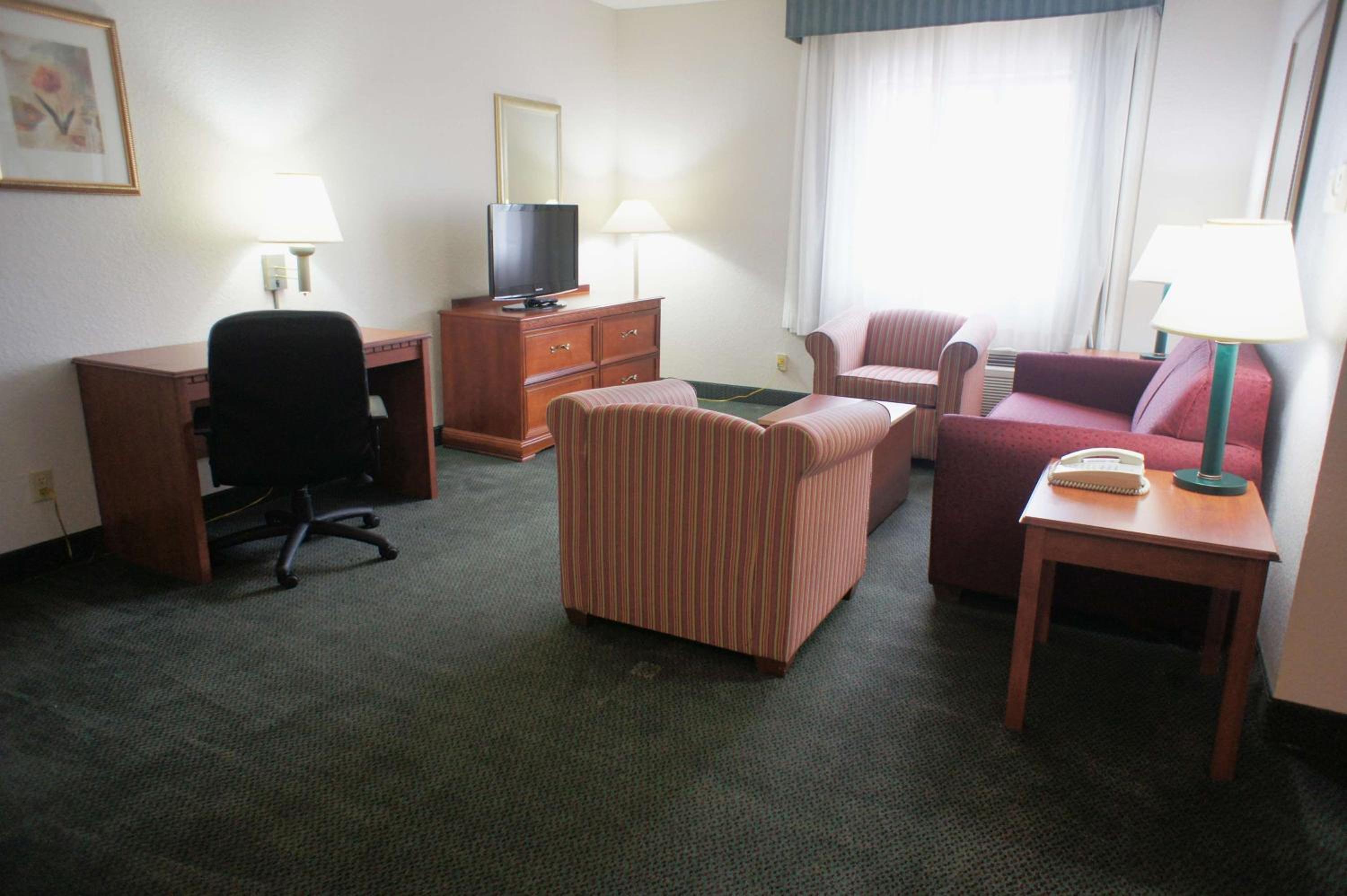 One-Bedroom King Suite - Non-Smoking - Photo 1