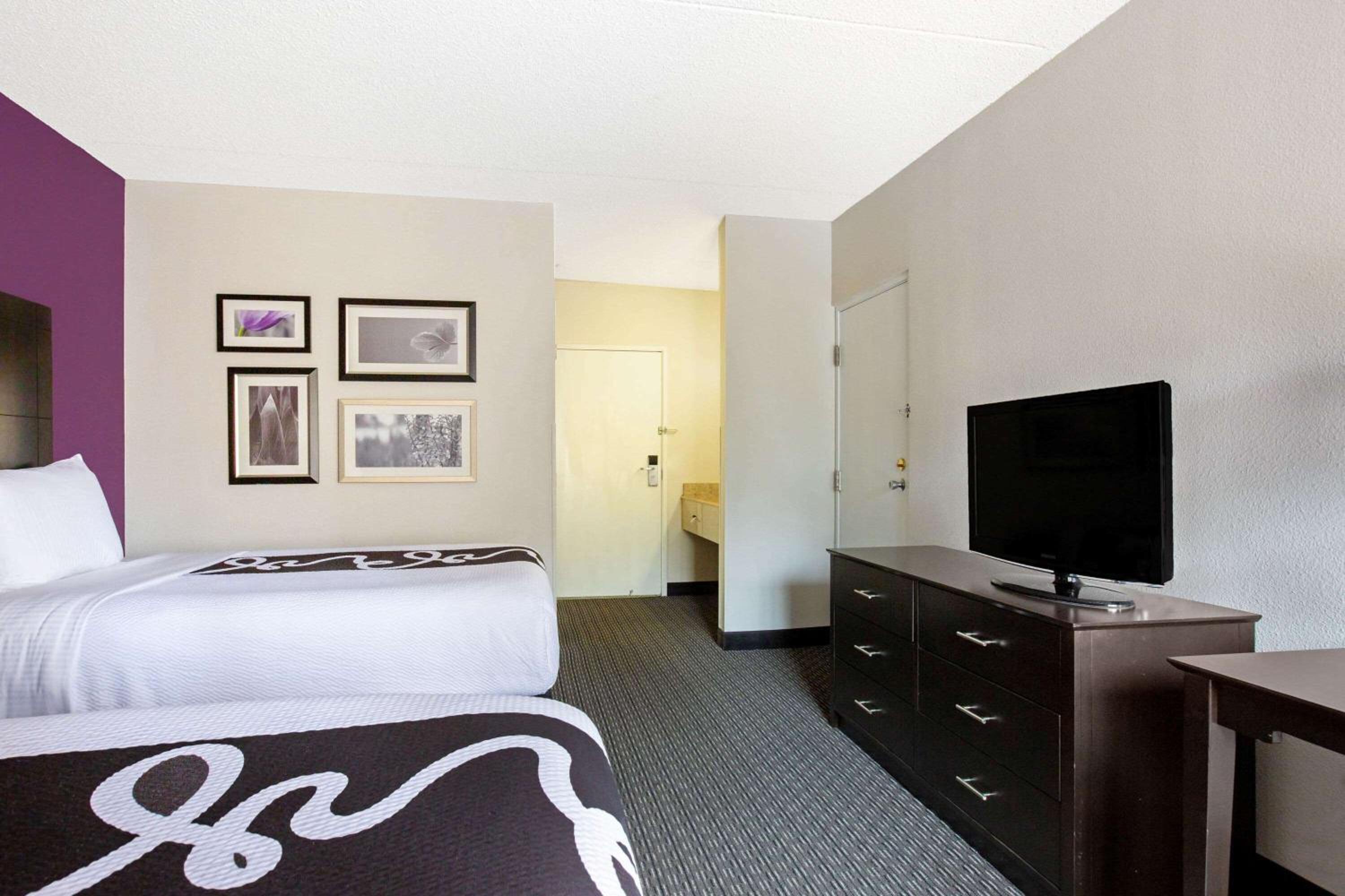 Double Room with Two Double Beds photo 2