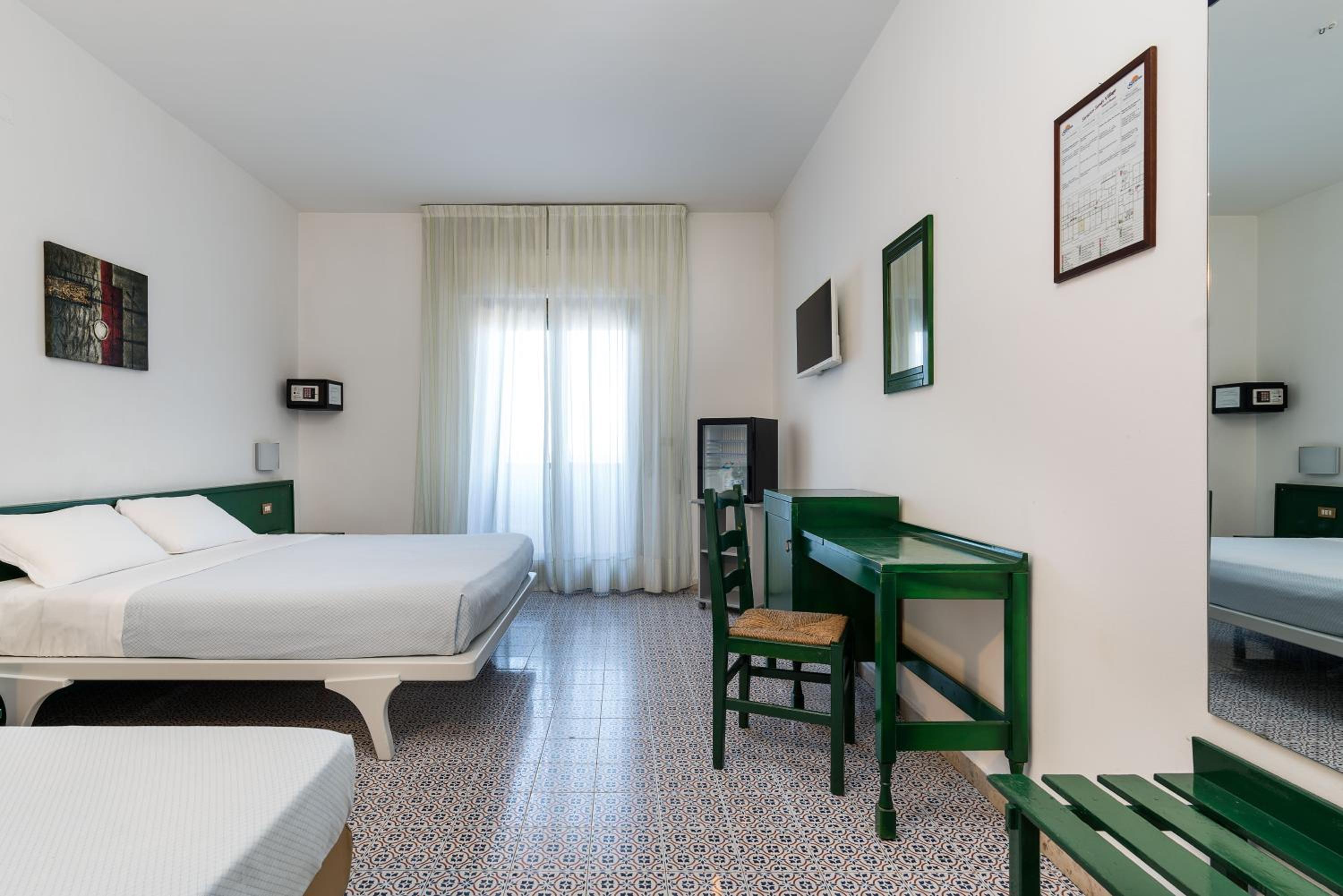 Standard Quadruple Room - Photo 1