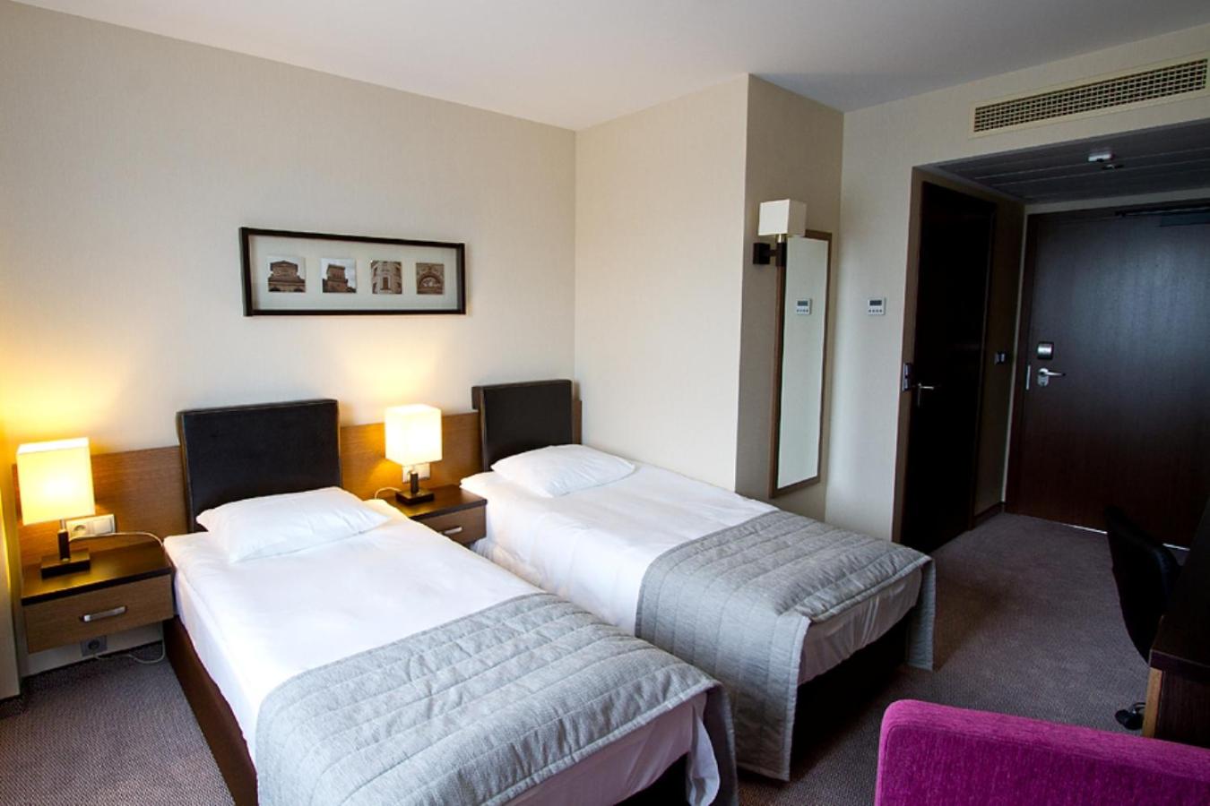 Twin Room - Photo 1