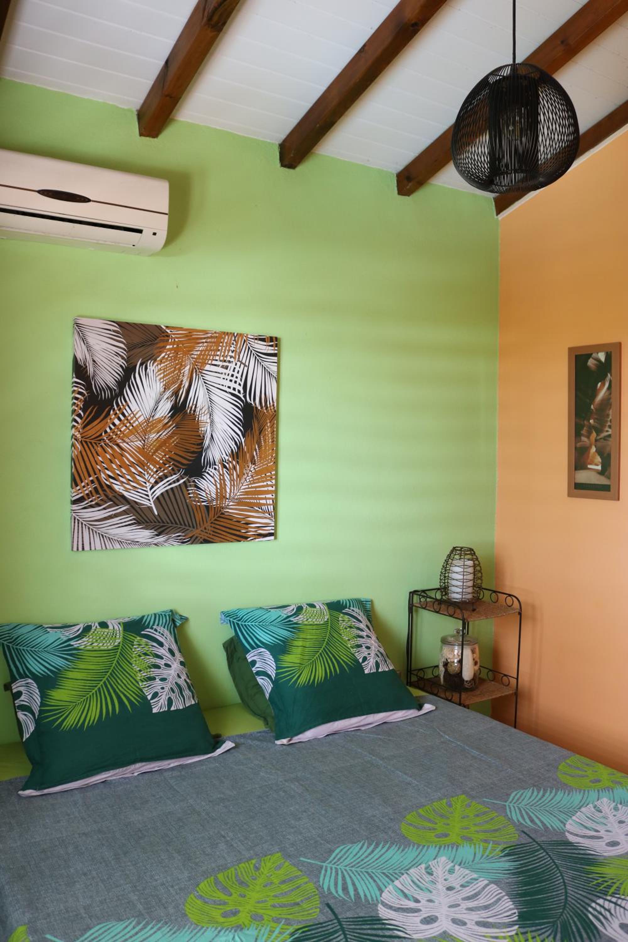 Double Room with Private External Bathroom - Photo 33
