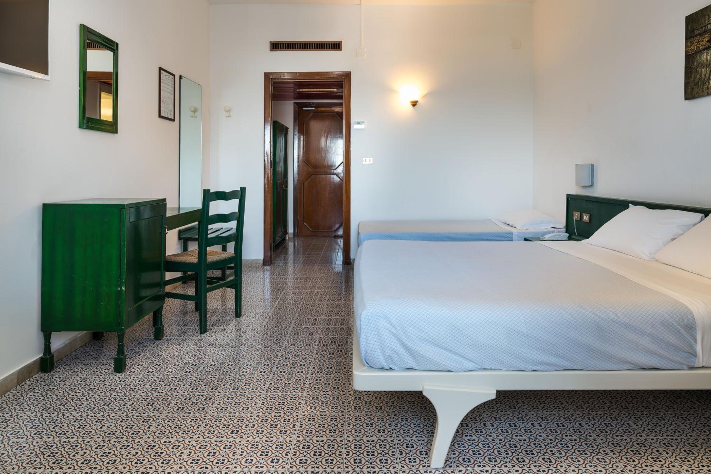 Standard Quadruple Room - Photo 2