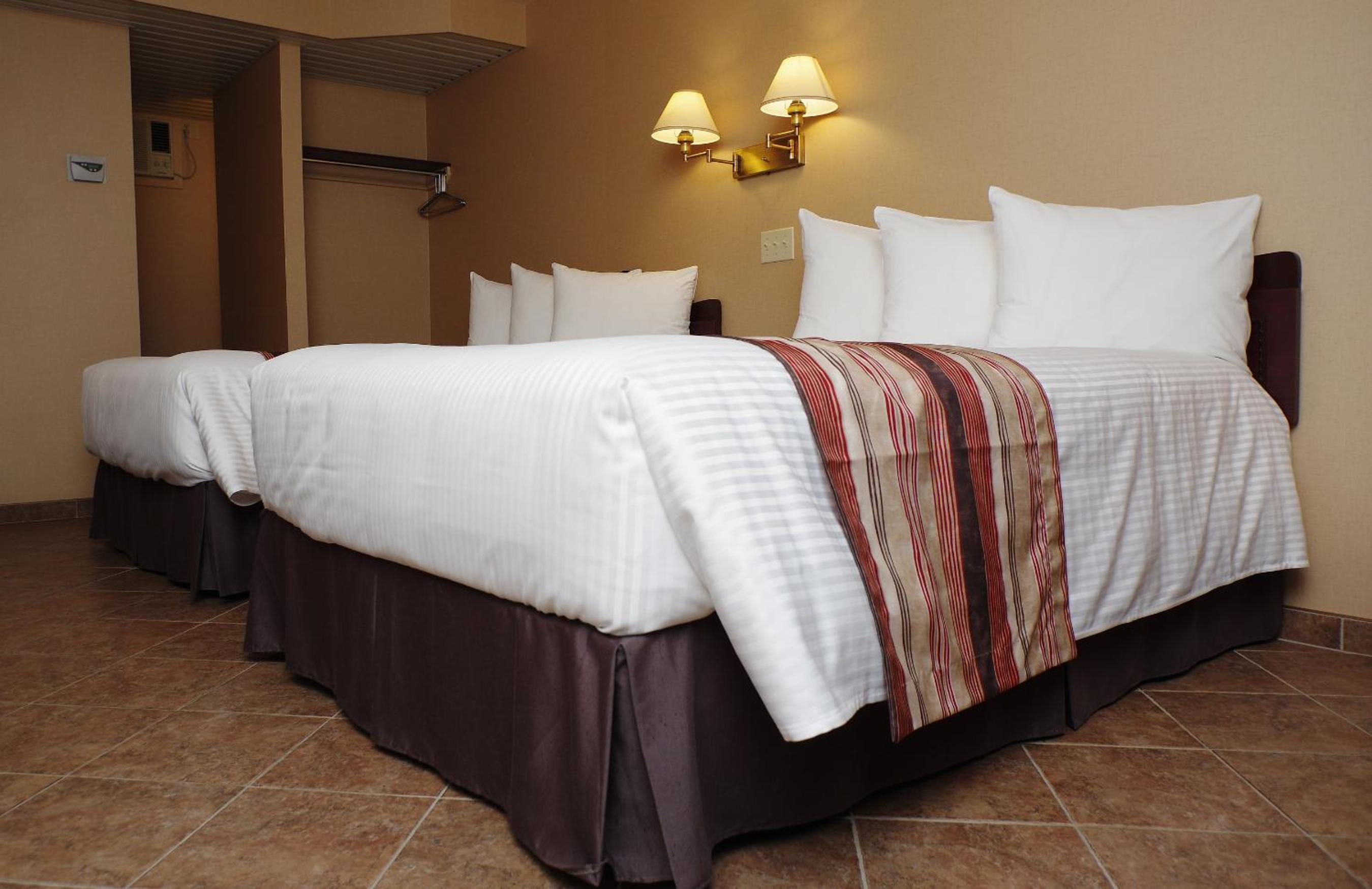 Superior Room with Two Double Beds photo 2