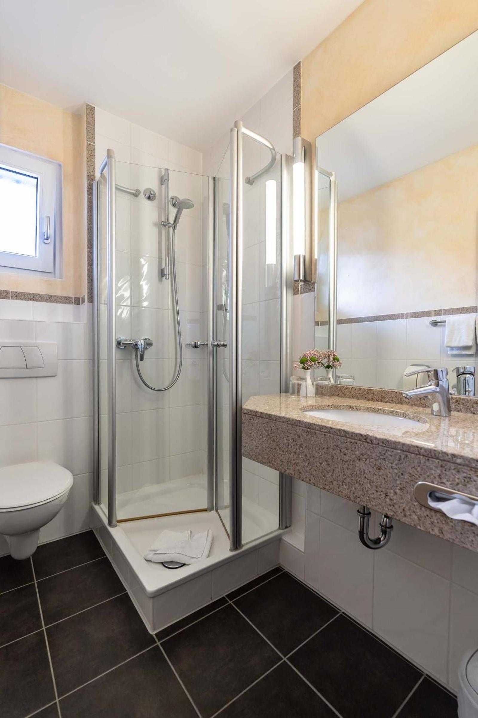 Double or Twin Room - Photo 3